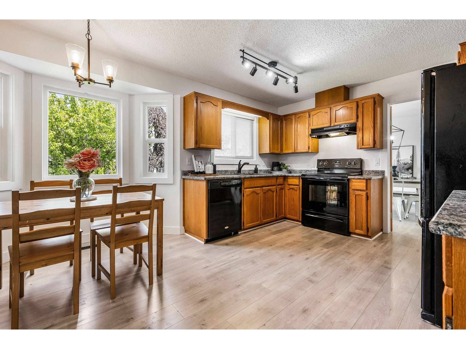 Chilliwack, BC V2R3C2,44983 CUMBERLAND AVENUE|Sardis South