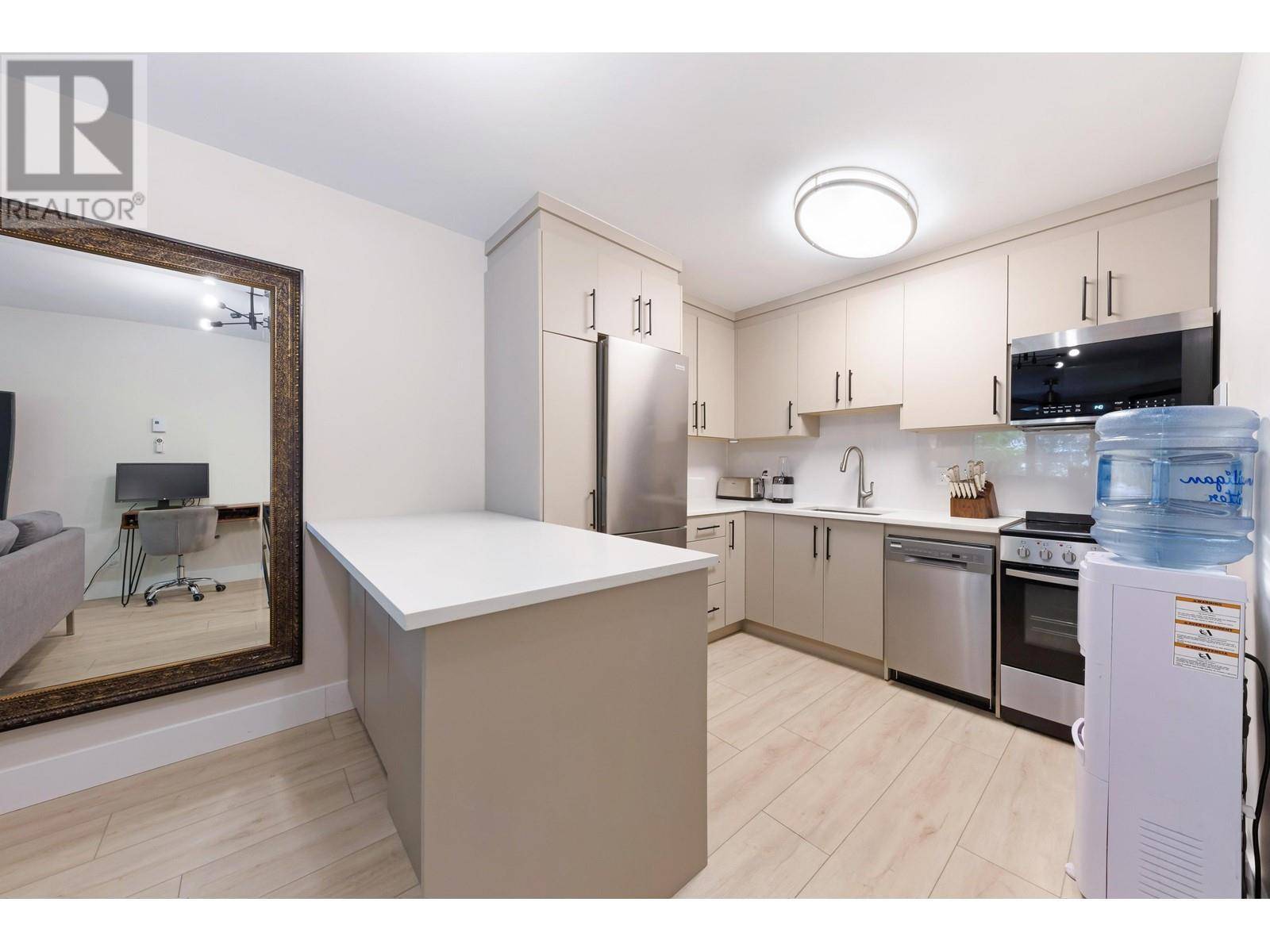 Vancouver, BC V5Z3K4,3255 HEATHER ST #104