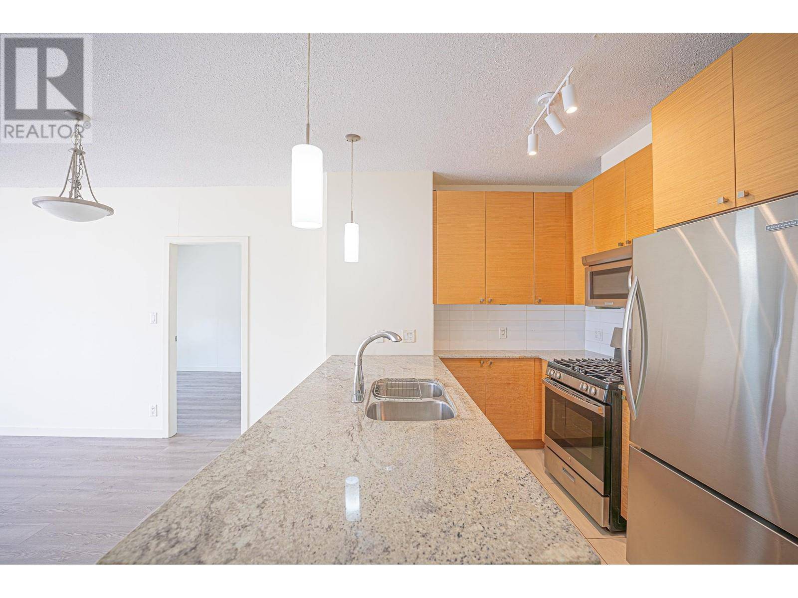 Port Moody, BC V3H0E4,110 BREW ST #1103