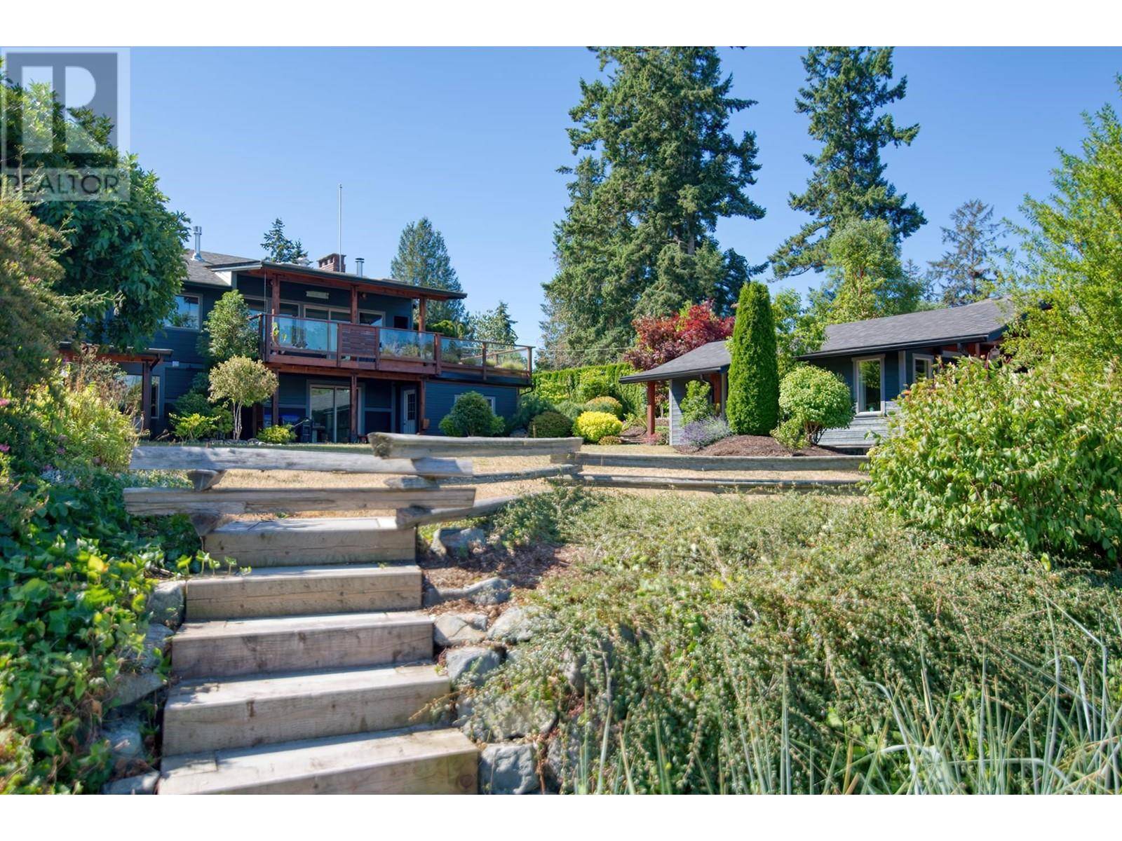 Sechelt, BC V0N3A0,5672 OSPREY STREET