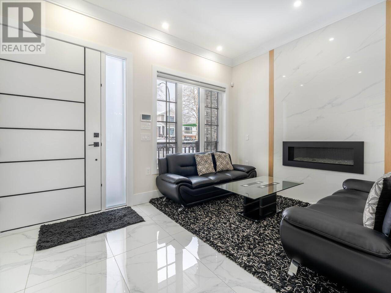 Vancouver, BC V5W3J5,6358 WINDSOR STREET