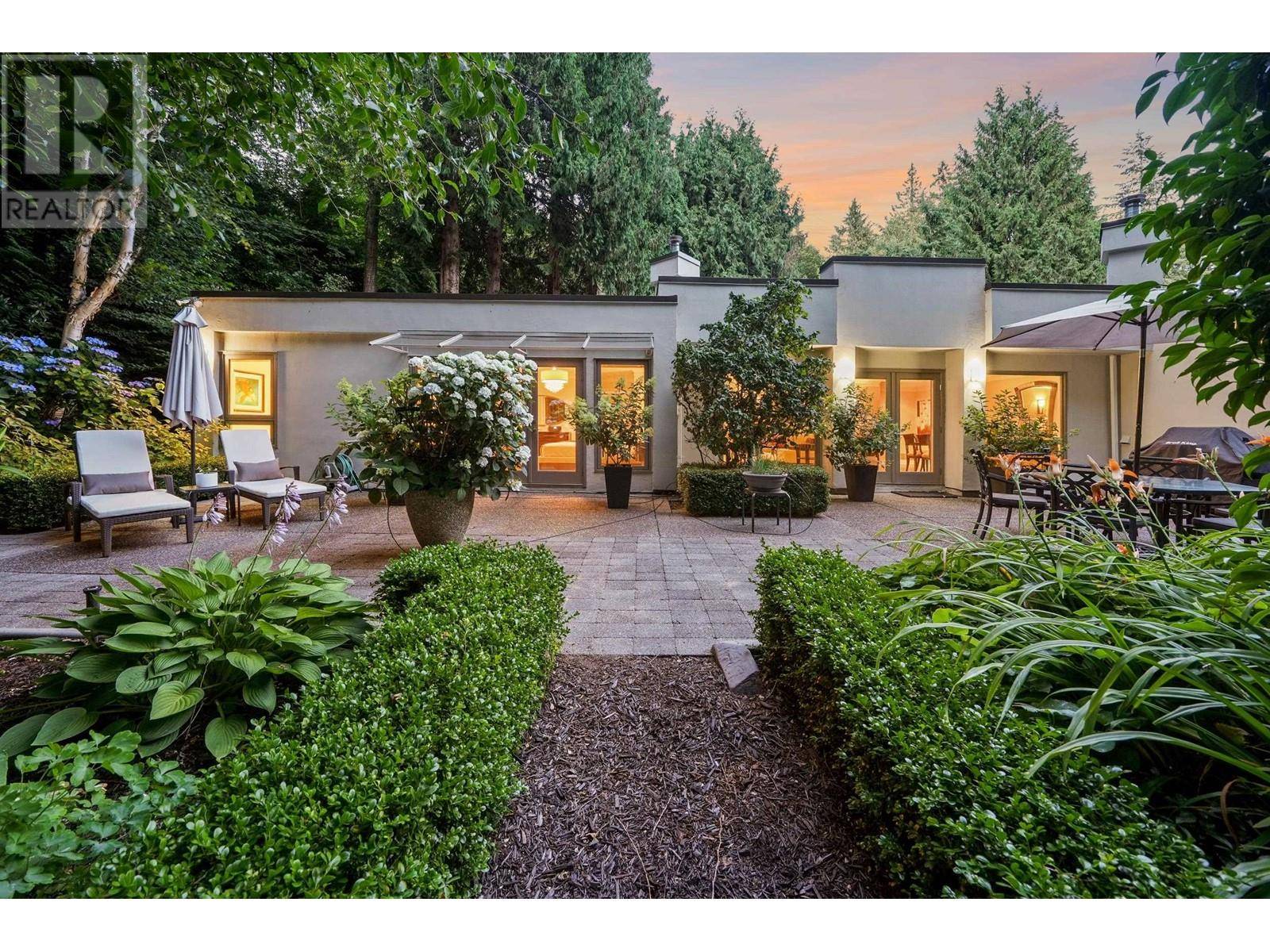 West Vancouver, BC V7W2M2,4386 KEITH ROAD