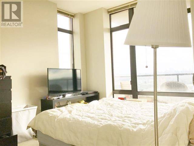 Burnaby, BC V5C0B3,2355 MADISON AVE #2202