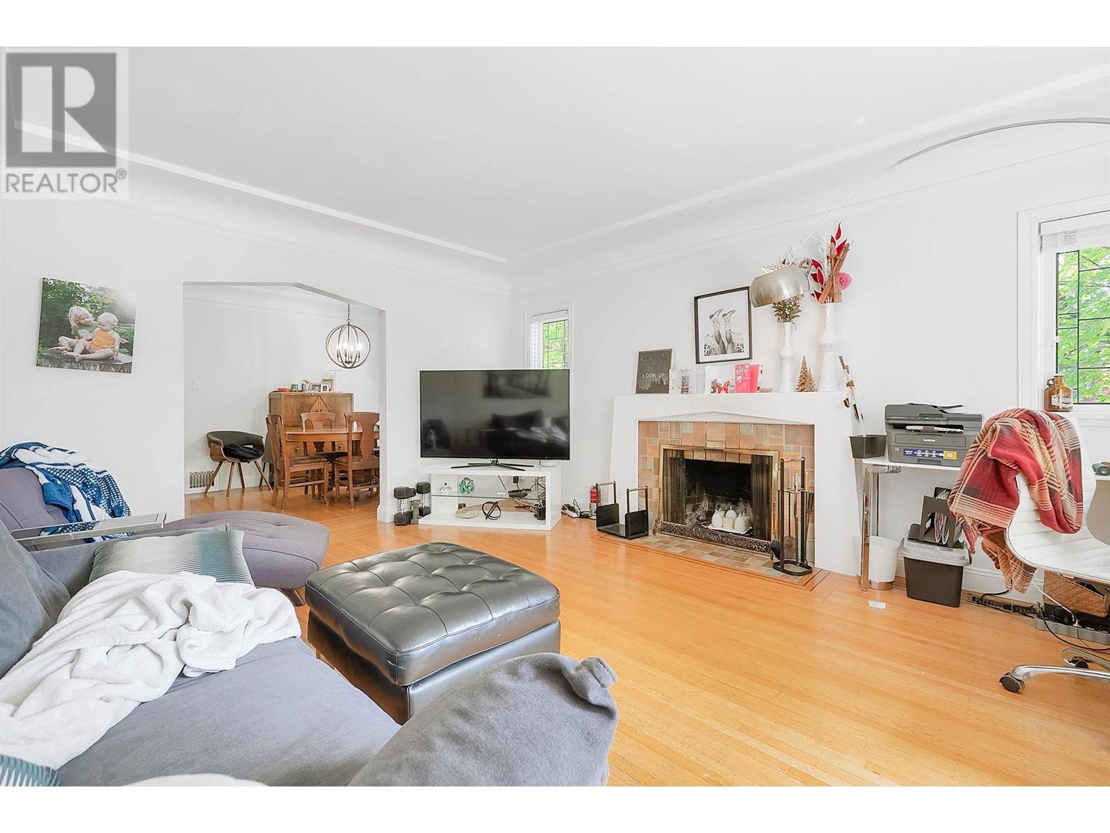 Vancouver, BC V6N3G8,2903 W 42ND AVENUE