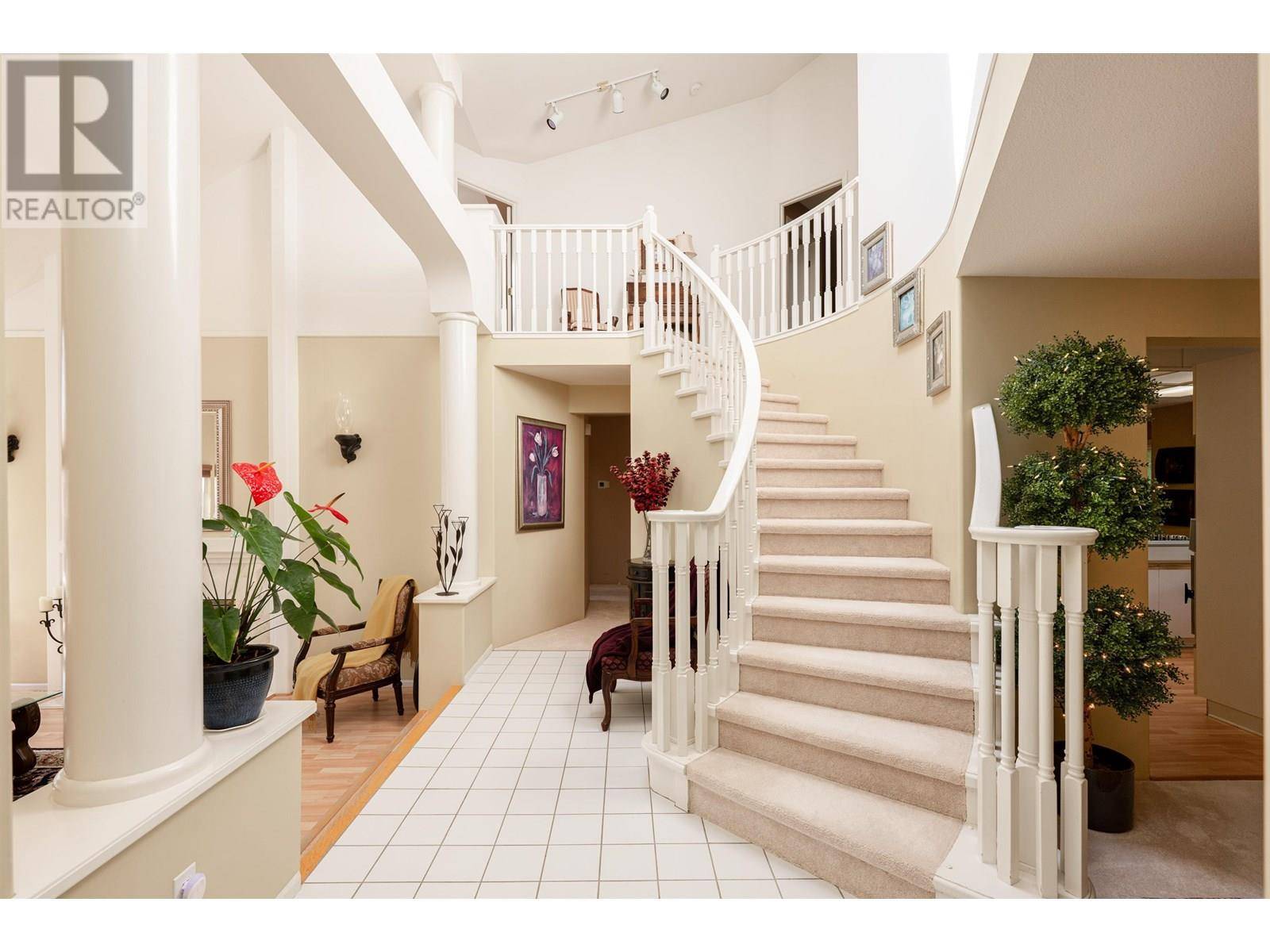 Coquitlam, BC V3E2S9,2905 CLIFFROSE CRESCENT
