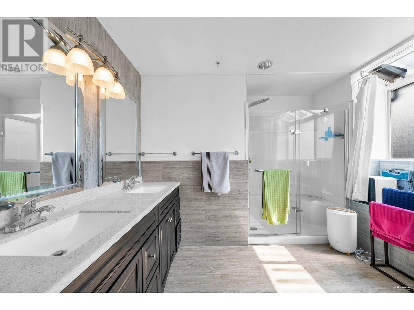 Vancouver, BC V6L1H3,2848 W 20TH AVENUE