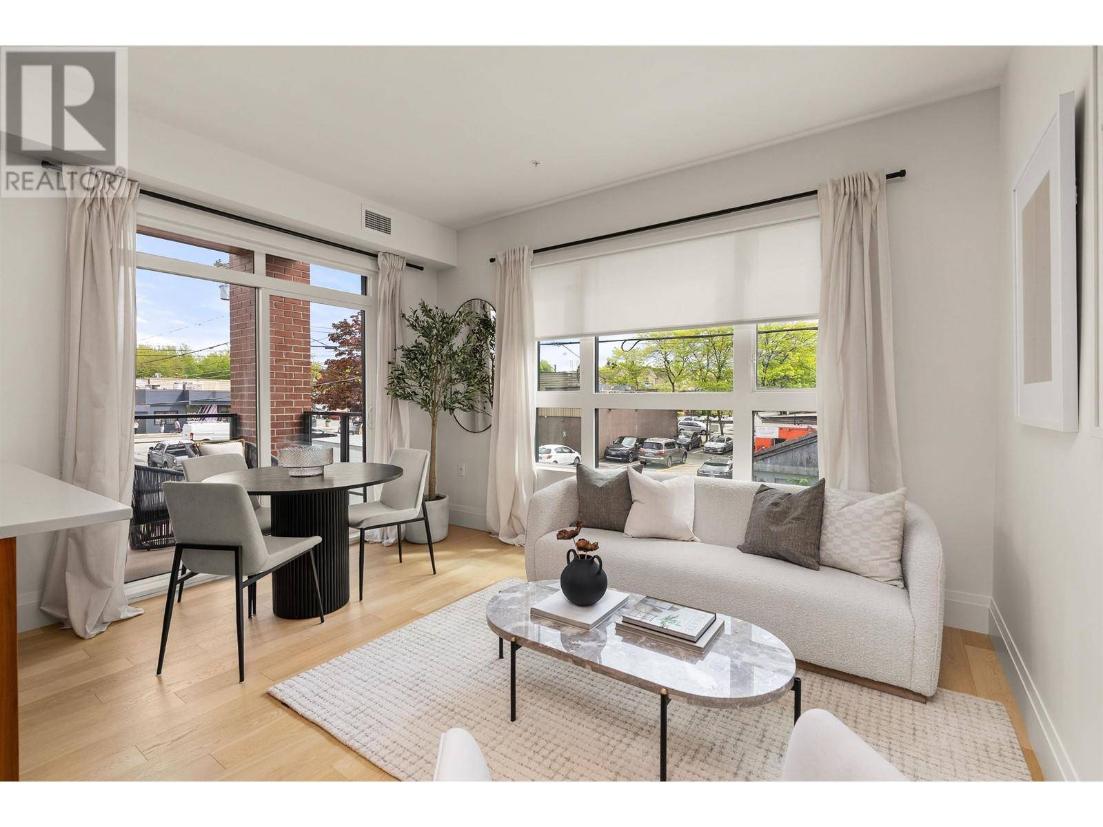 Vancouver, BC V5N4X6,2550 GARDEN DR #213