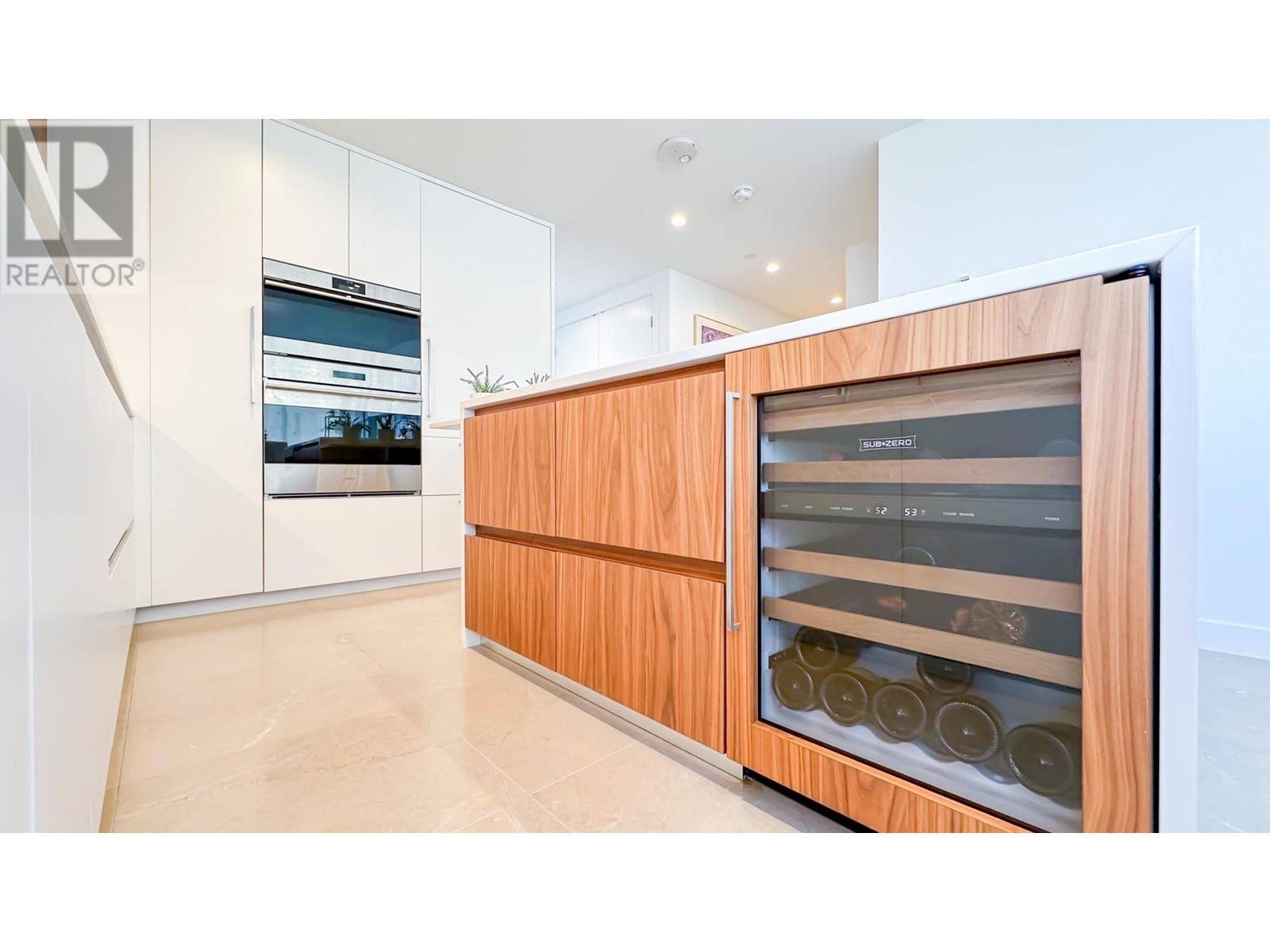 Vancouver, BC V6B0R6,885 CAMBIE ST #2301