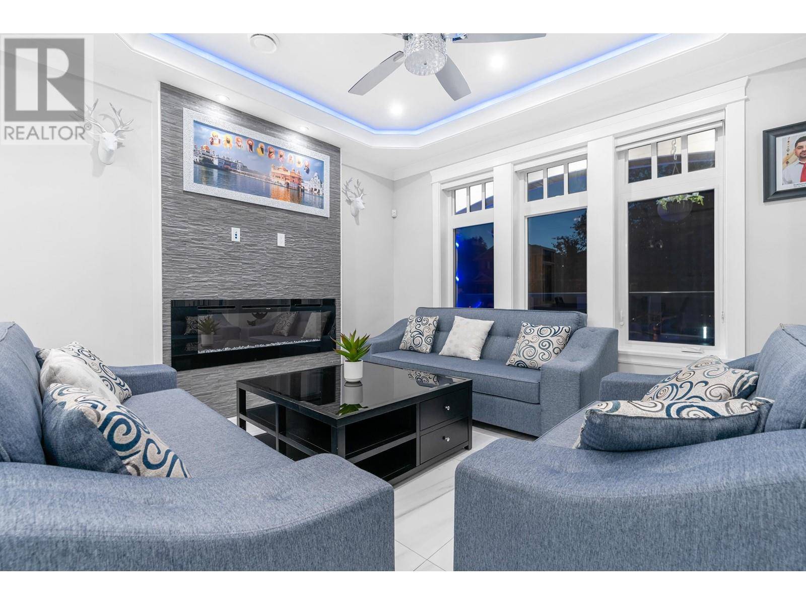 Vancouver, BC V5X1B3,740 E 50TH AVENUE