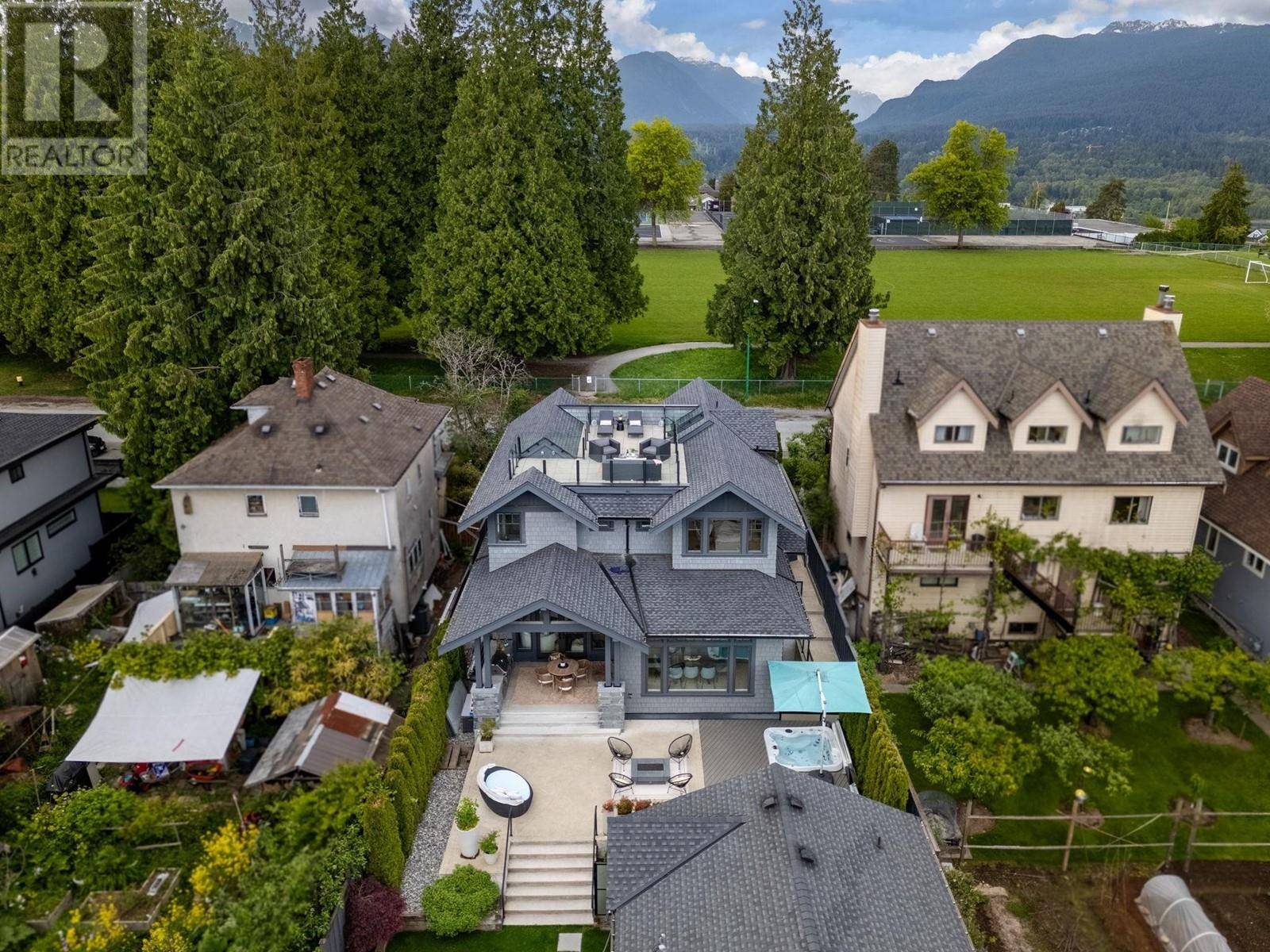 Burnaby, BC V5C1J4,3836 ETON STREET