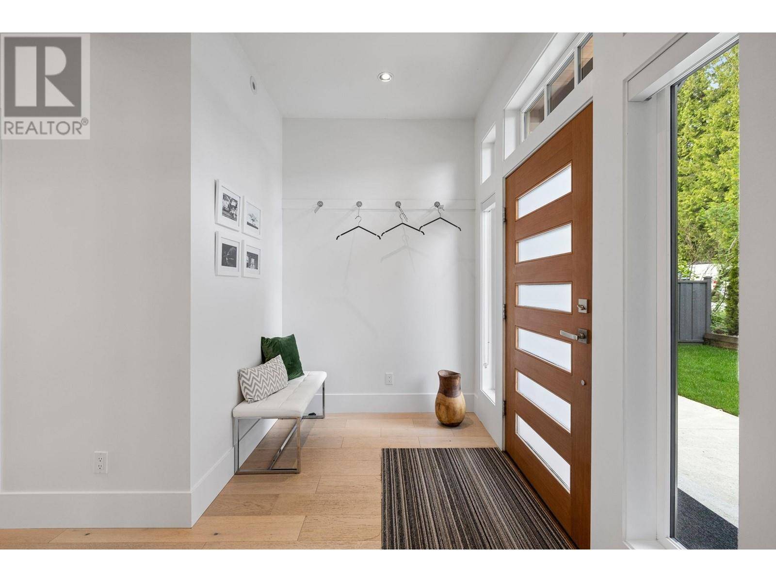 Burnaby, BC V5C1J4,3836 ETON STREET