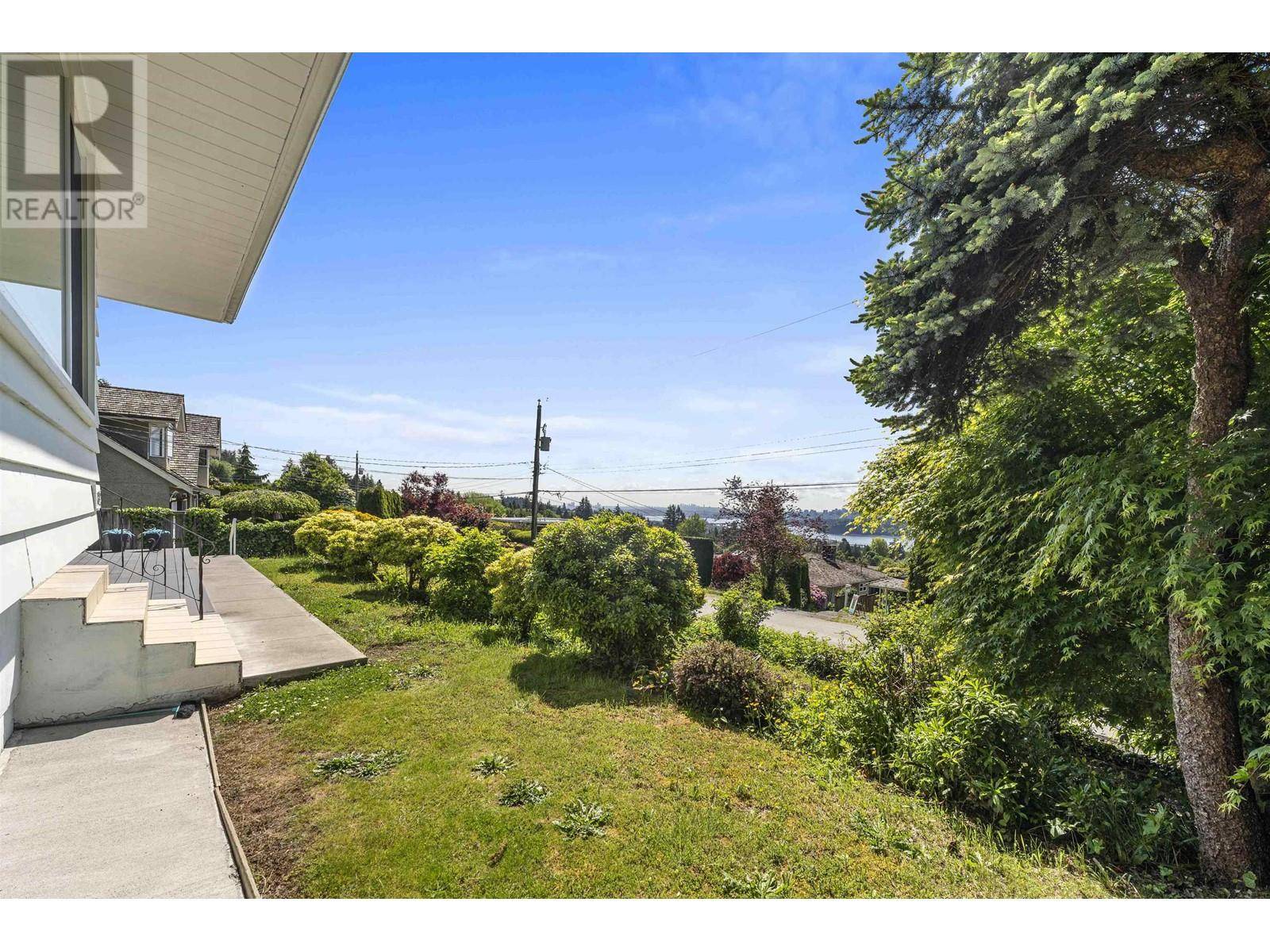 West Vancouver, BC V7V2Z5,1895 ROSEBERY AVENUE
