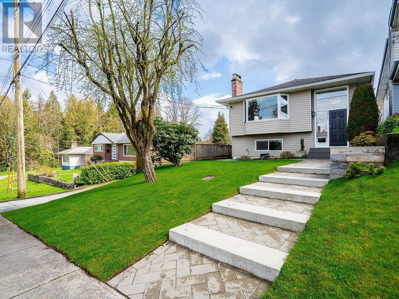 Burnaby, BC V3N1K3,8278 18TH AVENUE