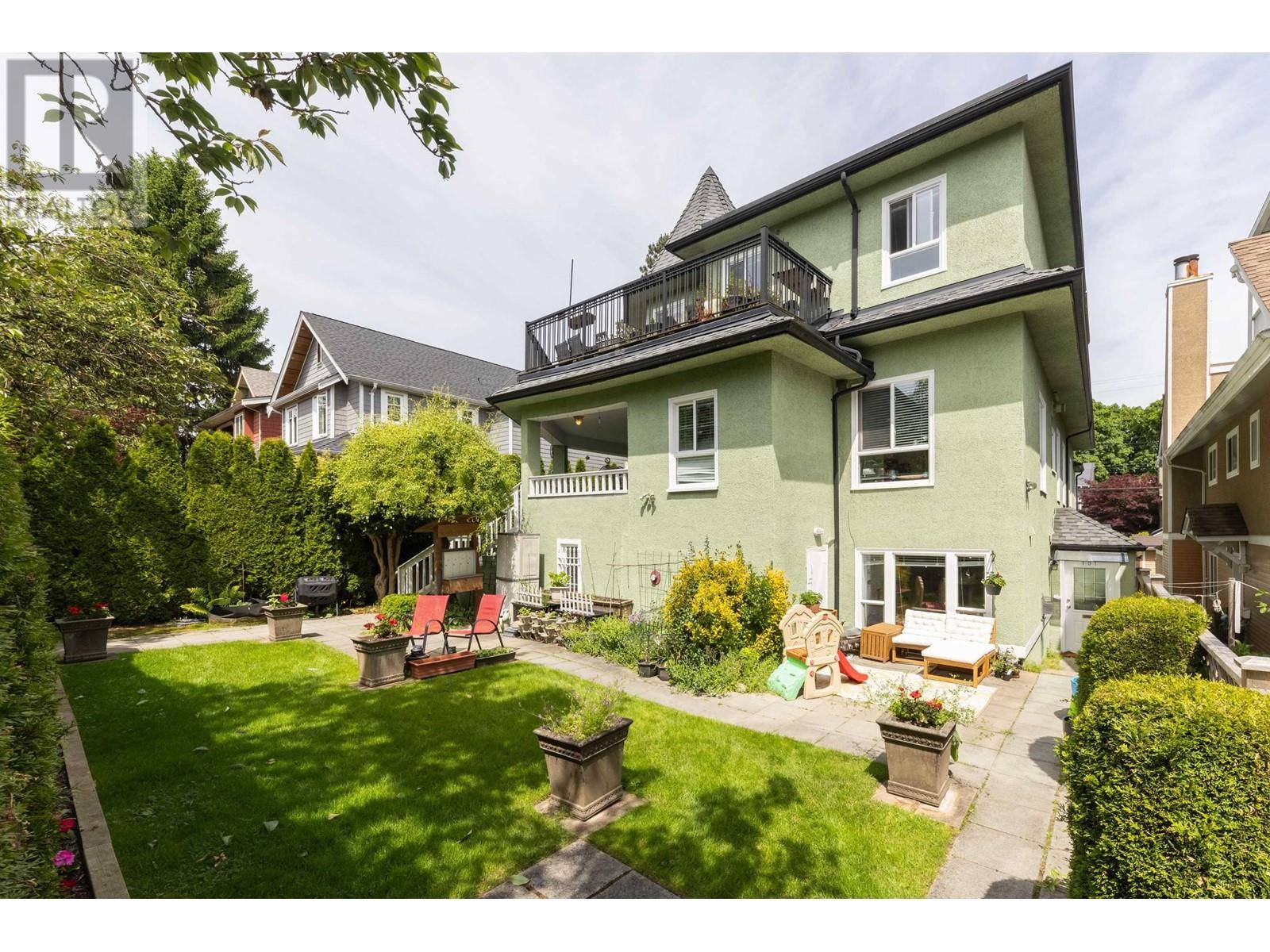 Vancouver, BC V5Y1W8,151 W 14TH AVENUE