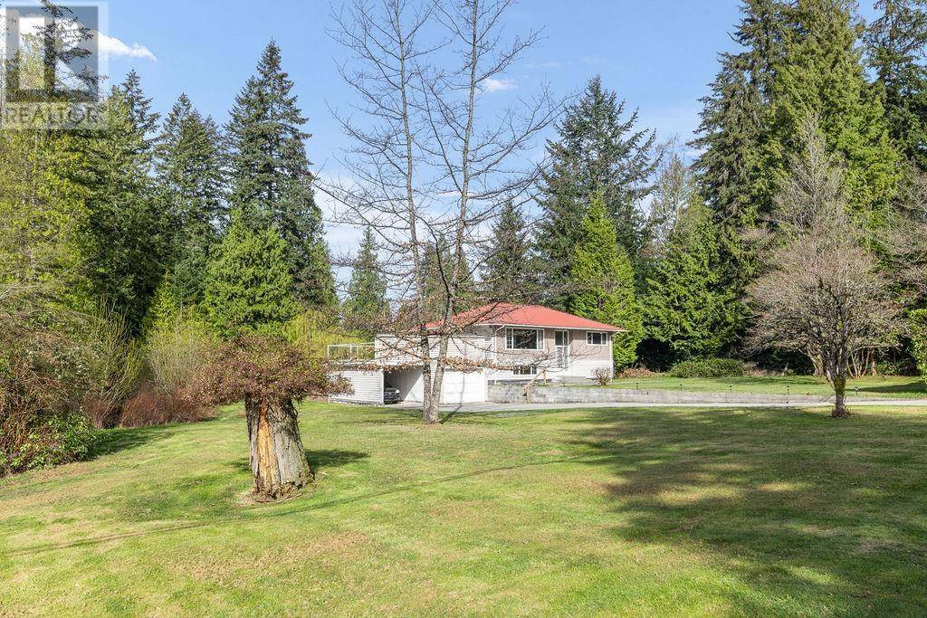 Gibsons, BC V0N1V4,593 VETERANS ROAD
