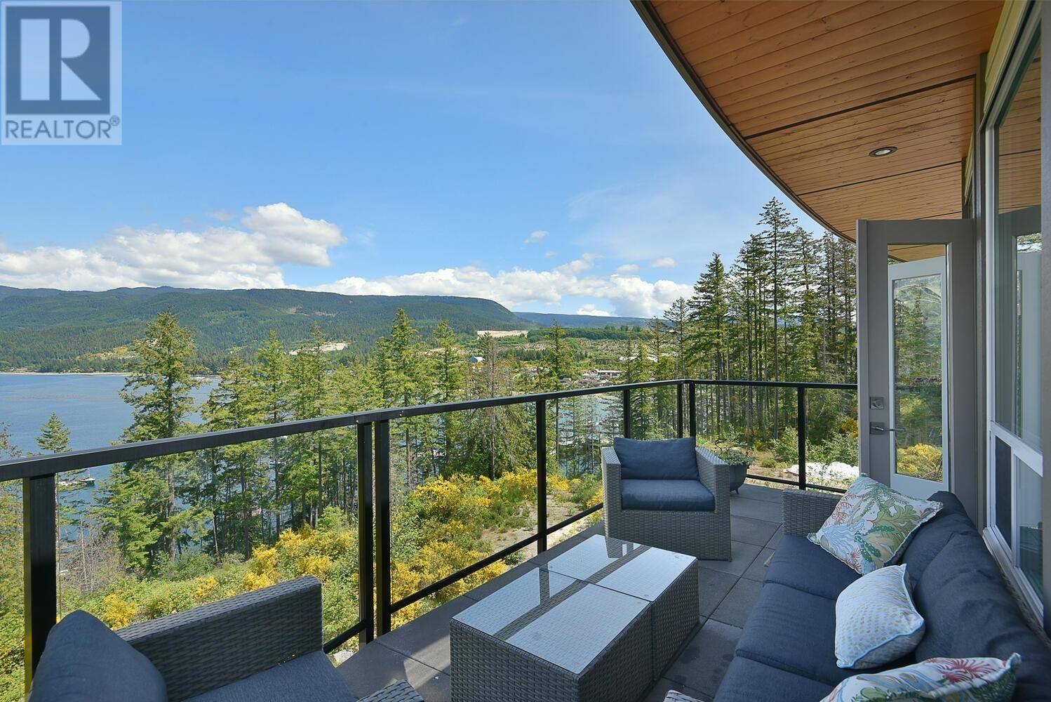 Sechelt, BC V7Z0L8,5780 MARINE WAY #302