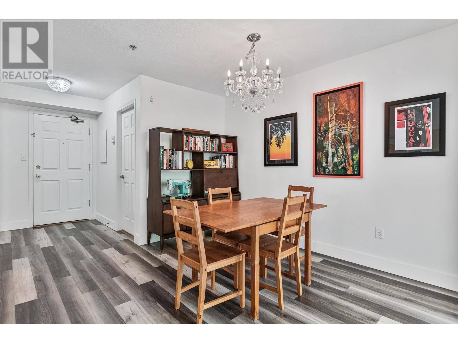 Port Moody, BC V3H5B8,220 NEWPORT DR #303