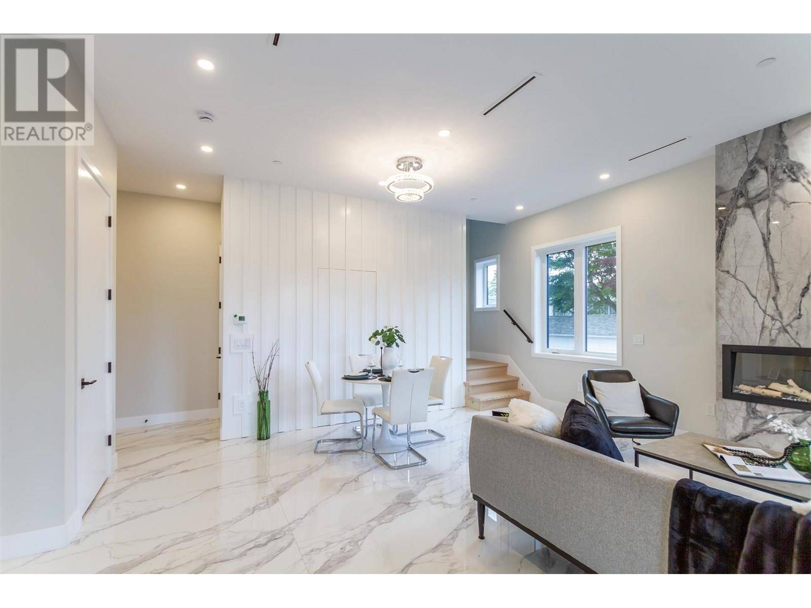 Vancouver, BC V5S1J2,2350 E 49TH AVENUE