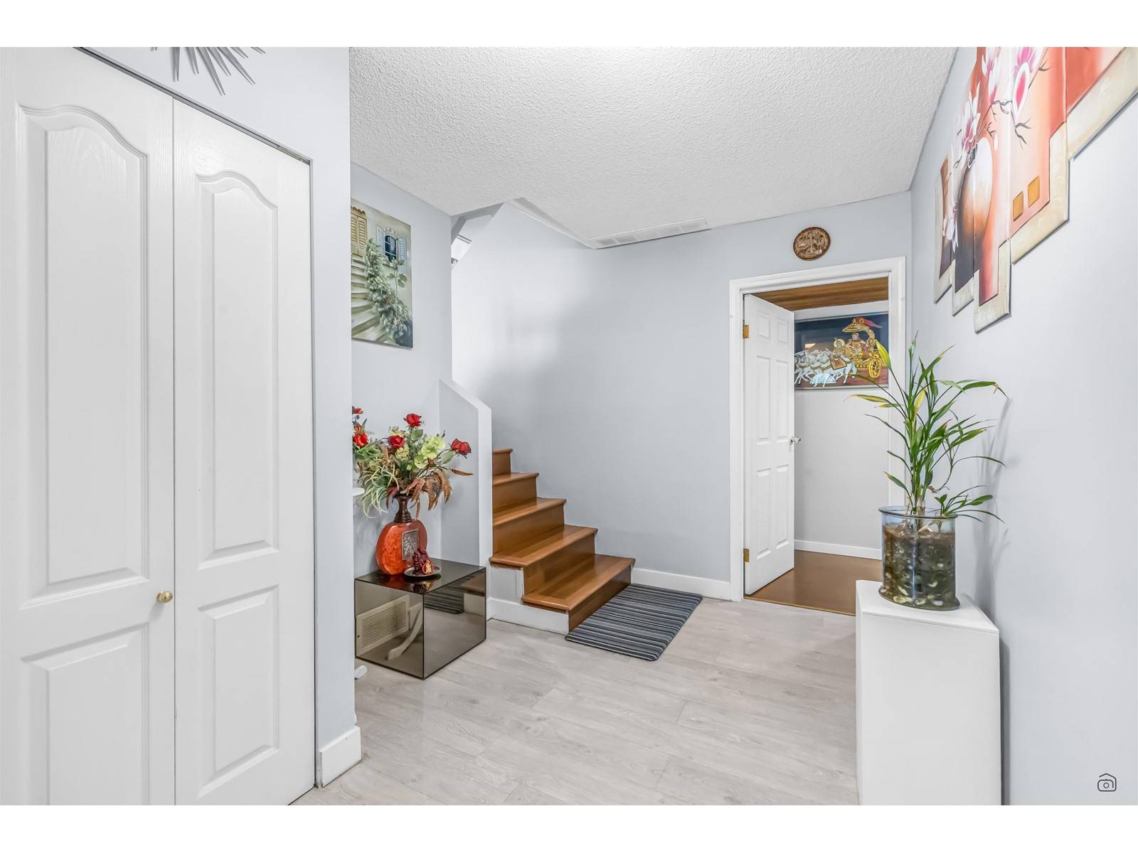 Surrey, BC V3W7H9,13277 64A AVENUE