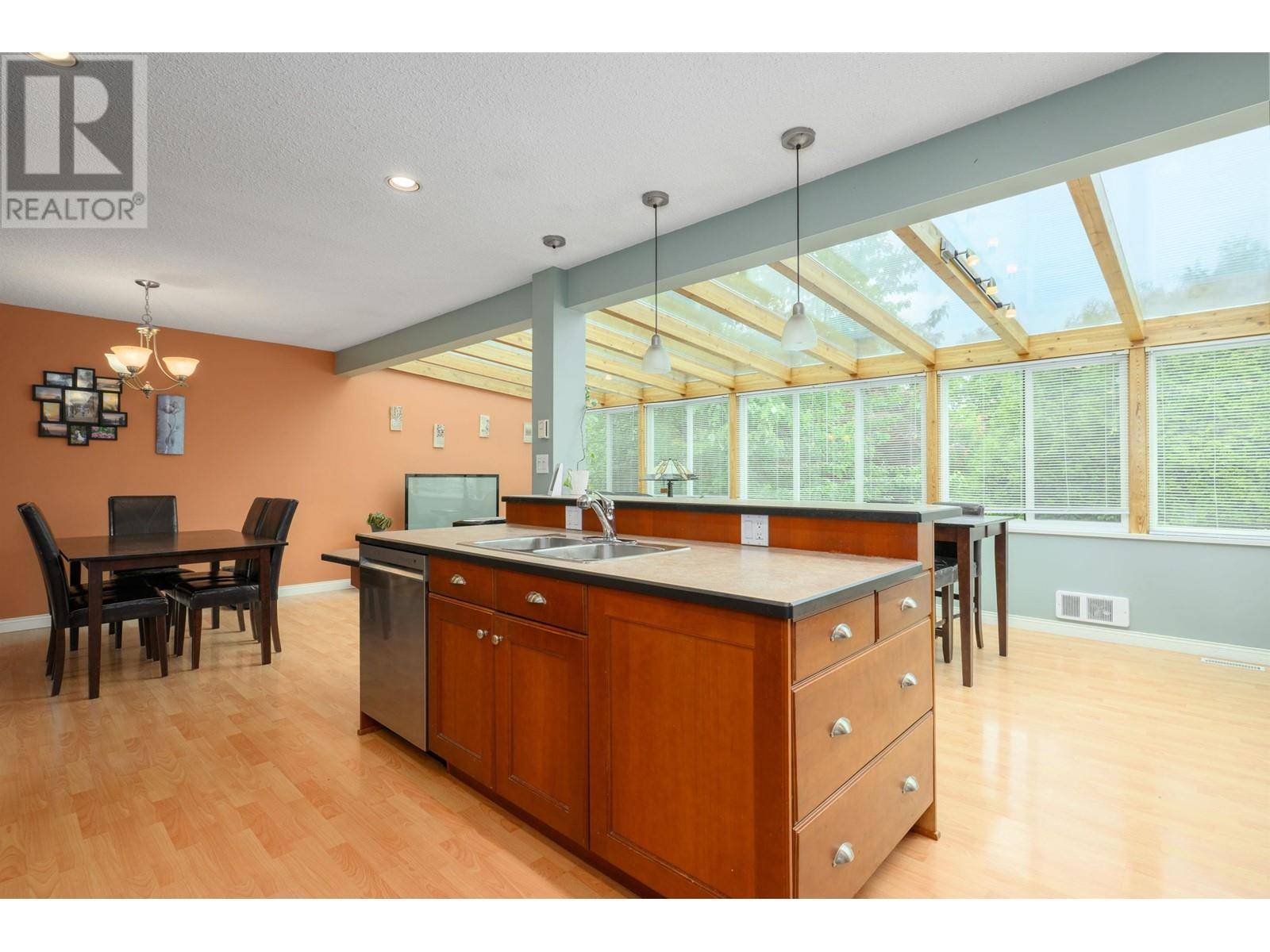 Pitt Meadows, BC V3Y1N9,11515 198 STREET