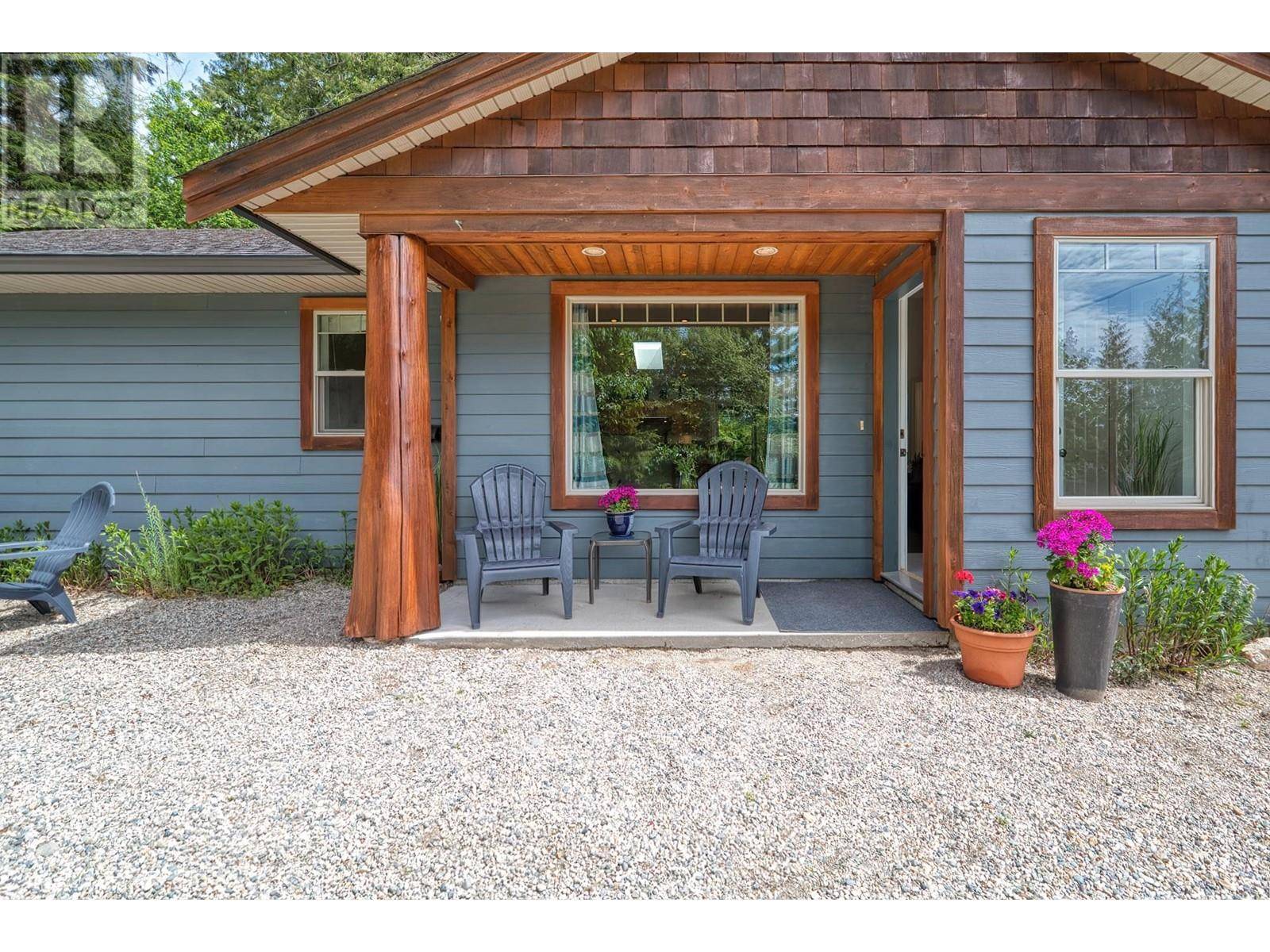 Roberts Creek, BC V0N2W2,1456 GEM PLACE