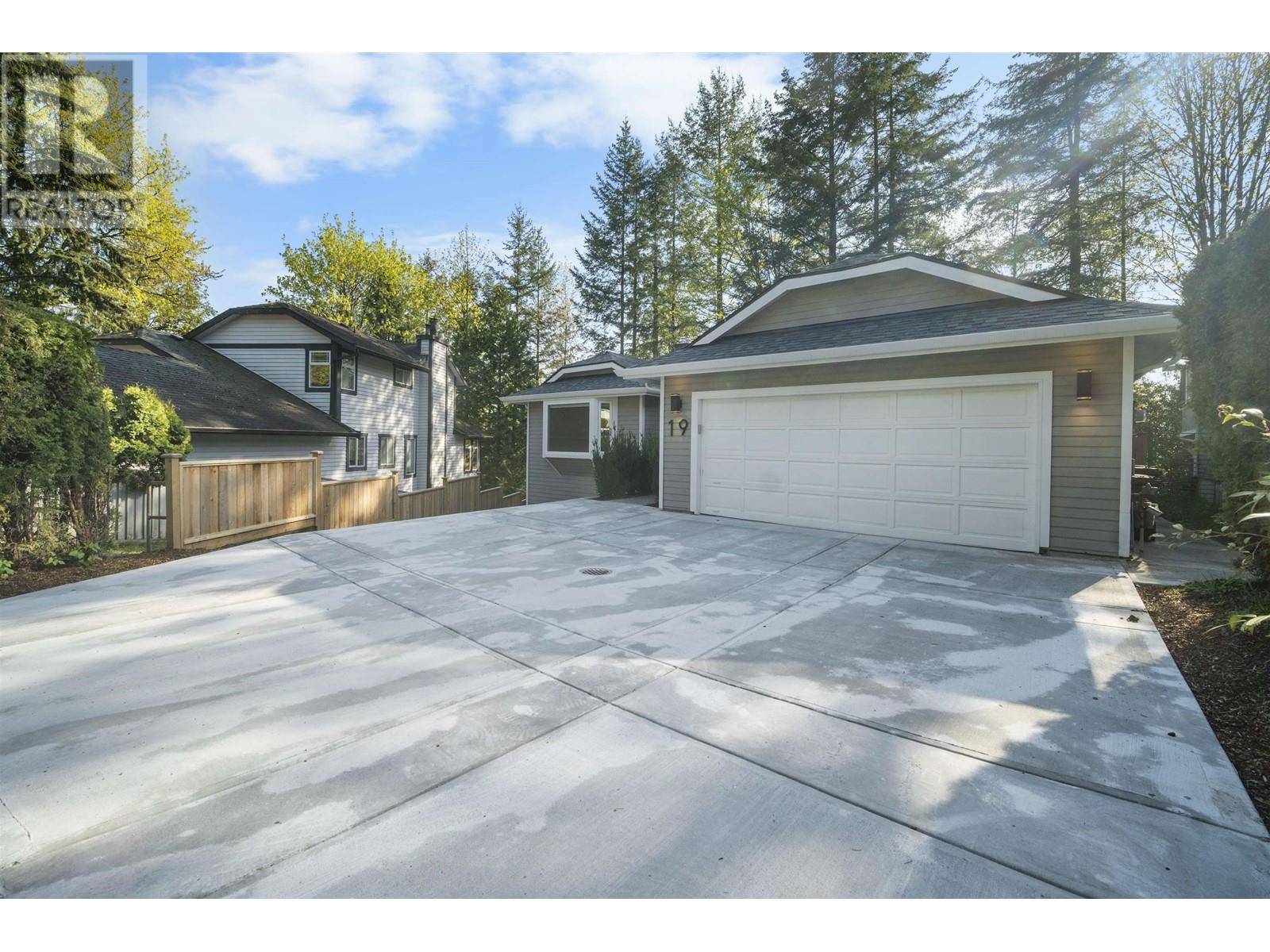Port Moody, BC V3H4E9,19 ARROW-WOOD PLACE
