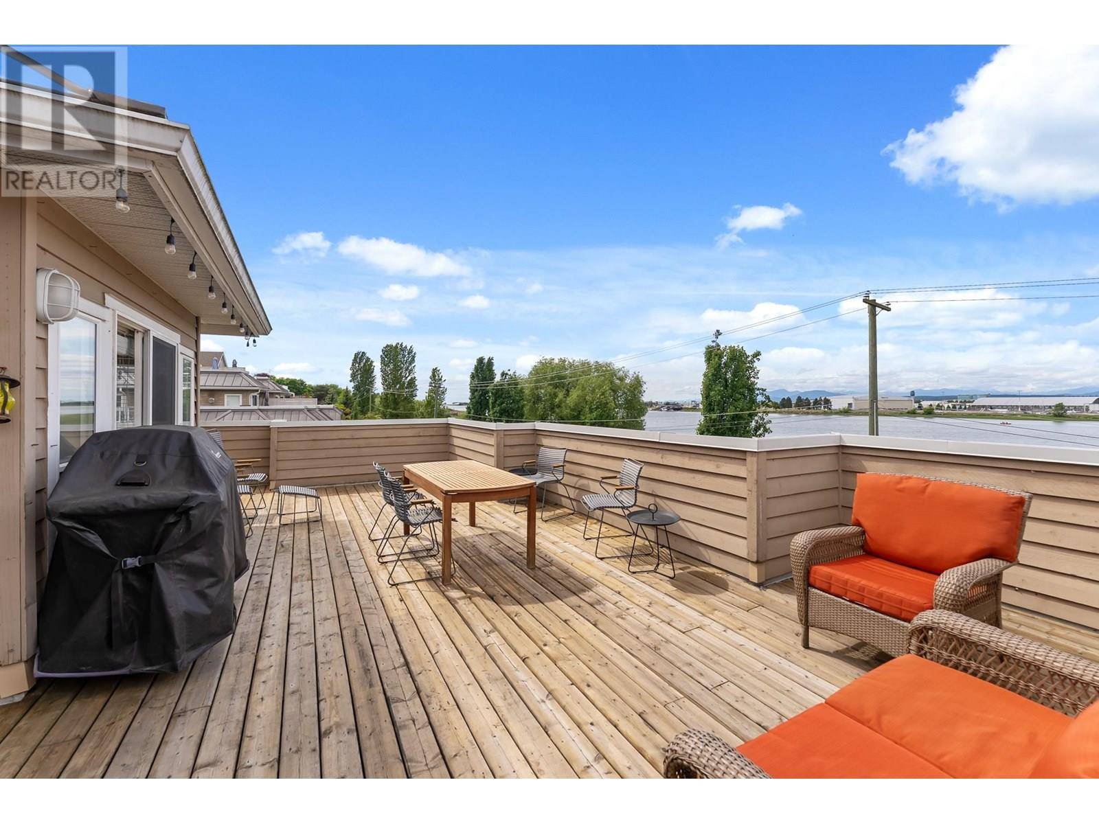 Richmond, BC V7C5P5,5880 DOVER CRES #316