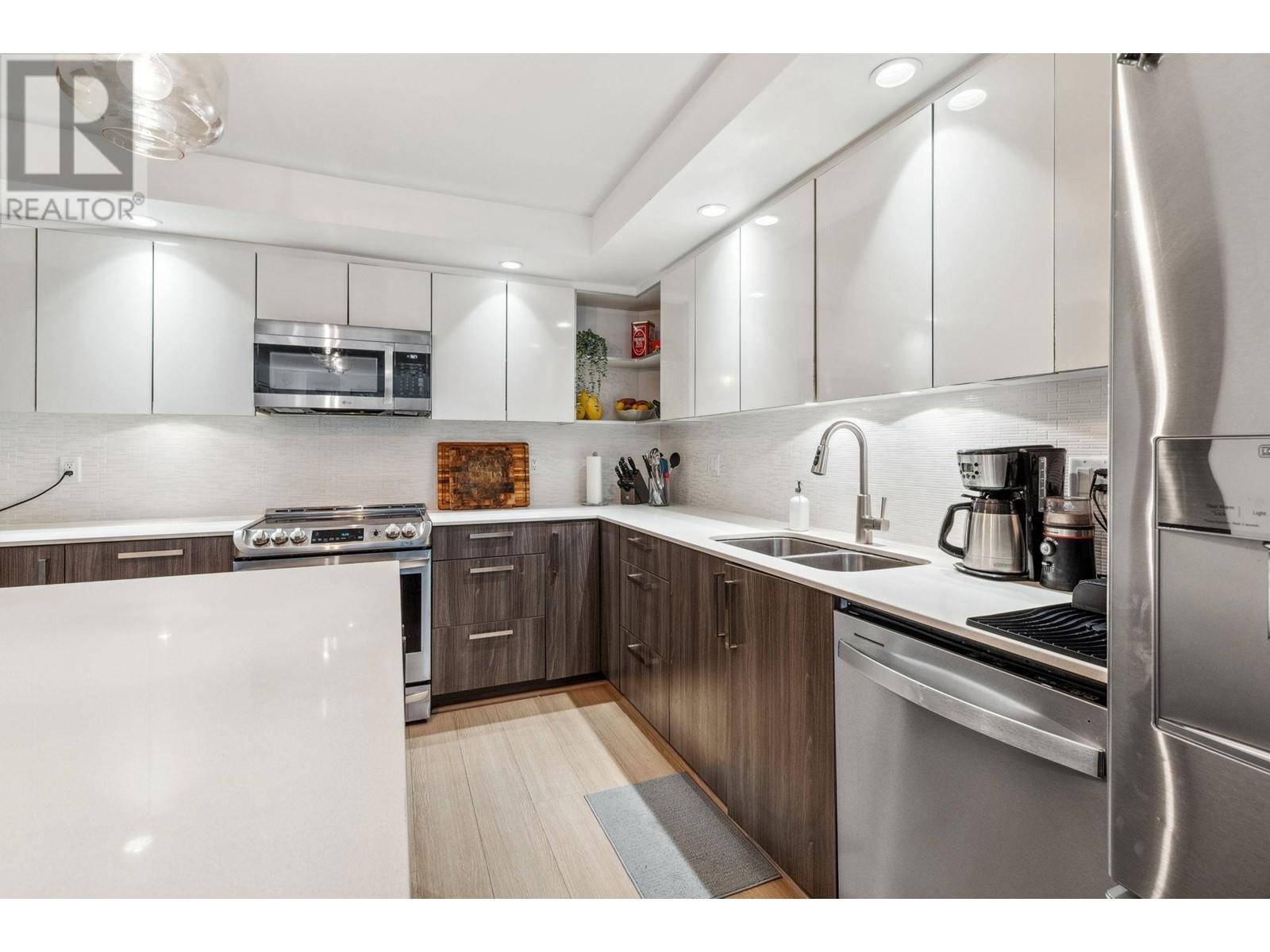 Port Moody, BC V3H0B2,160 SHORELINE CIR #501