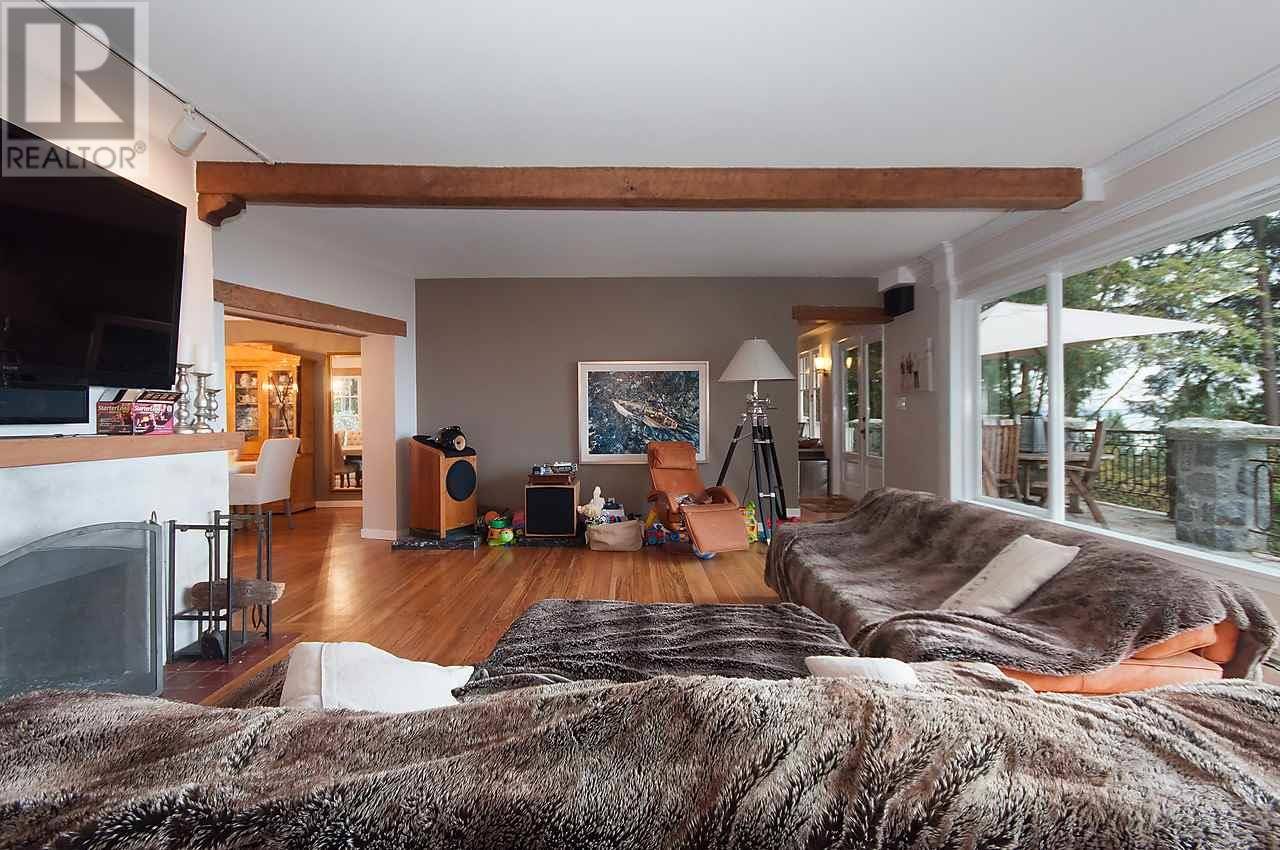West Vancouver, BC V7V2K5,3290 MATHERS AVENUE