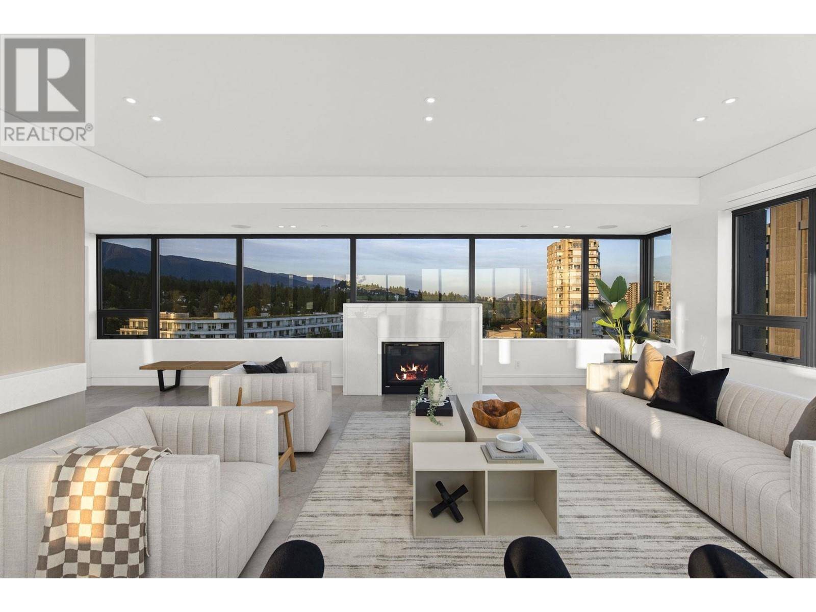 West Vancouver, BC V7V1C6,2250 BELLEVUE AVE #12
