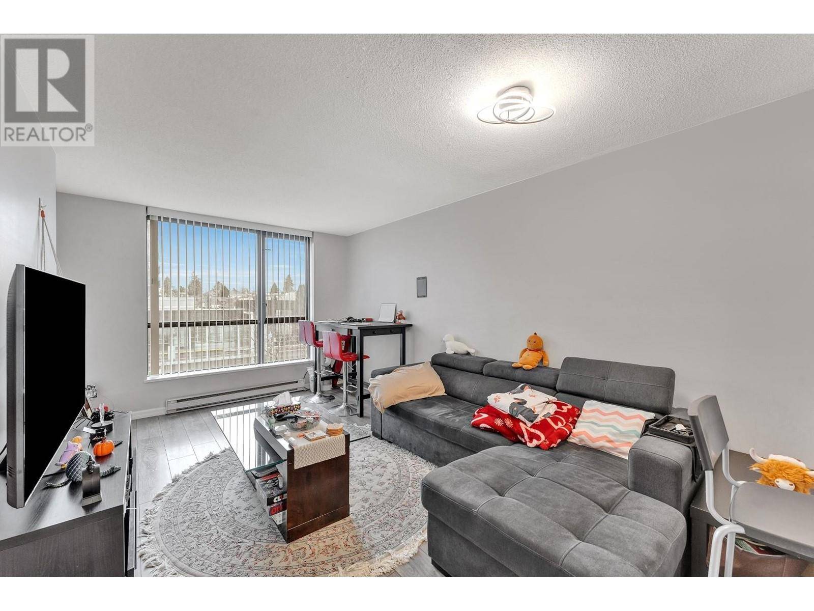 Vancouver, BC V5R6E7,3438 VANNESS AVE #502