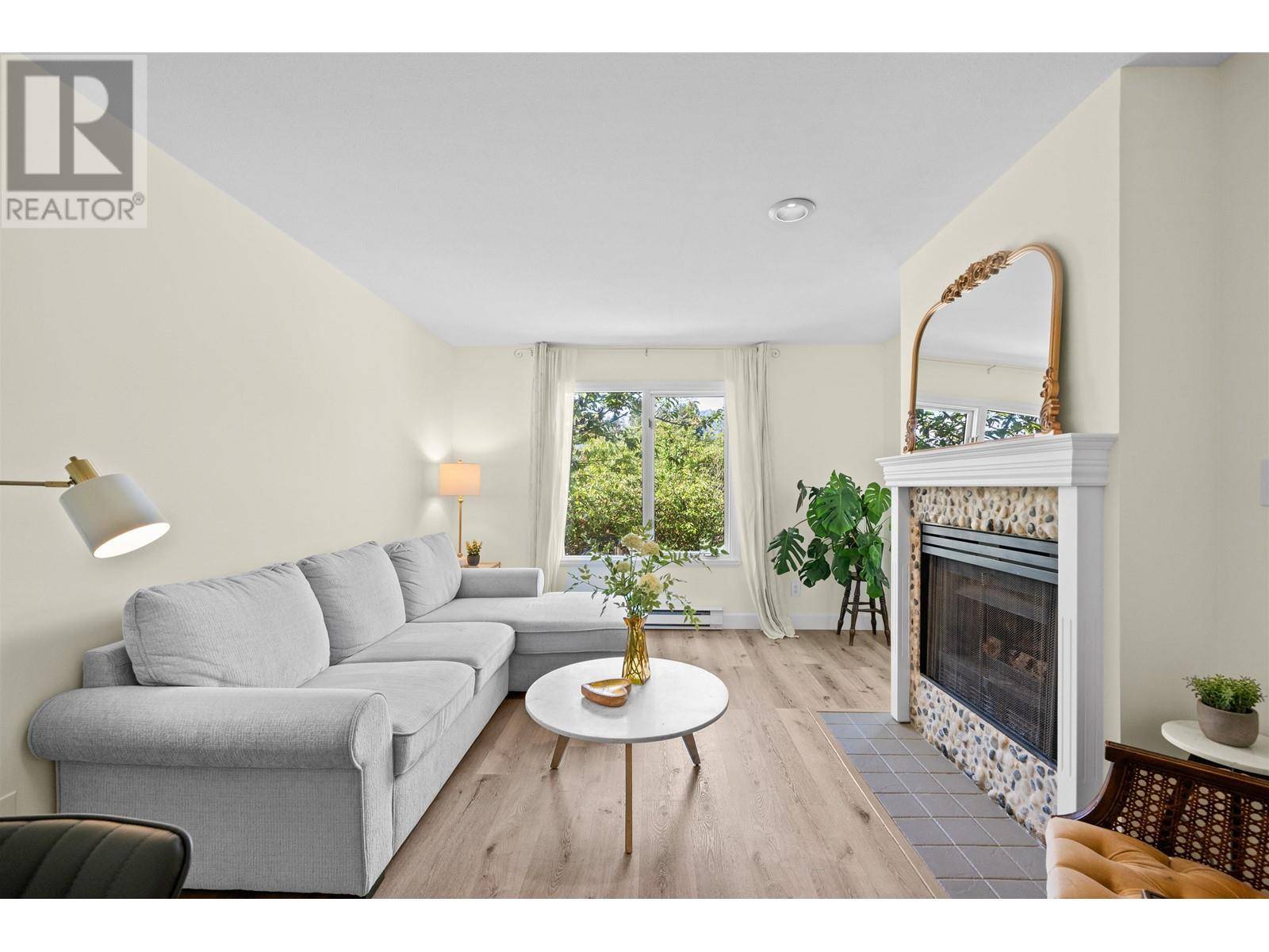 North Vancouver, BC V7P2Y3,1528 BOWSER AVE #204
