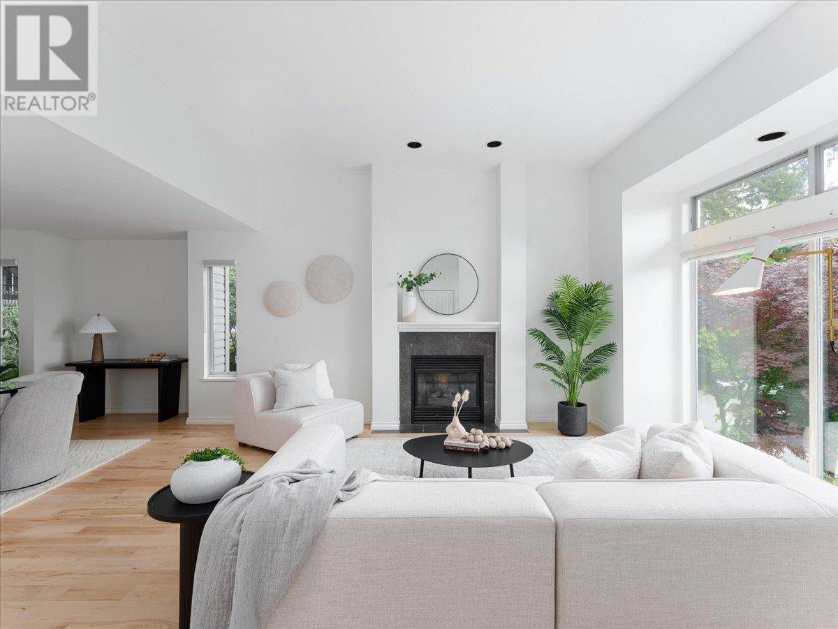 North Vancouver, BC V7N4M8,3965 BRAEMAR PLACE