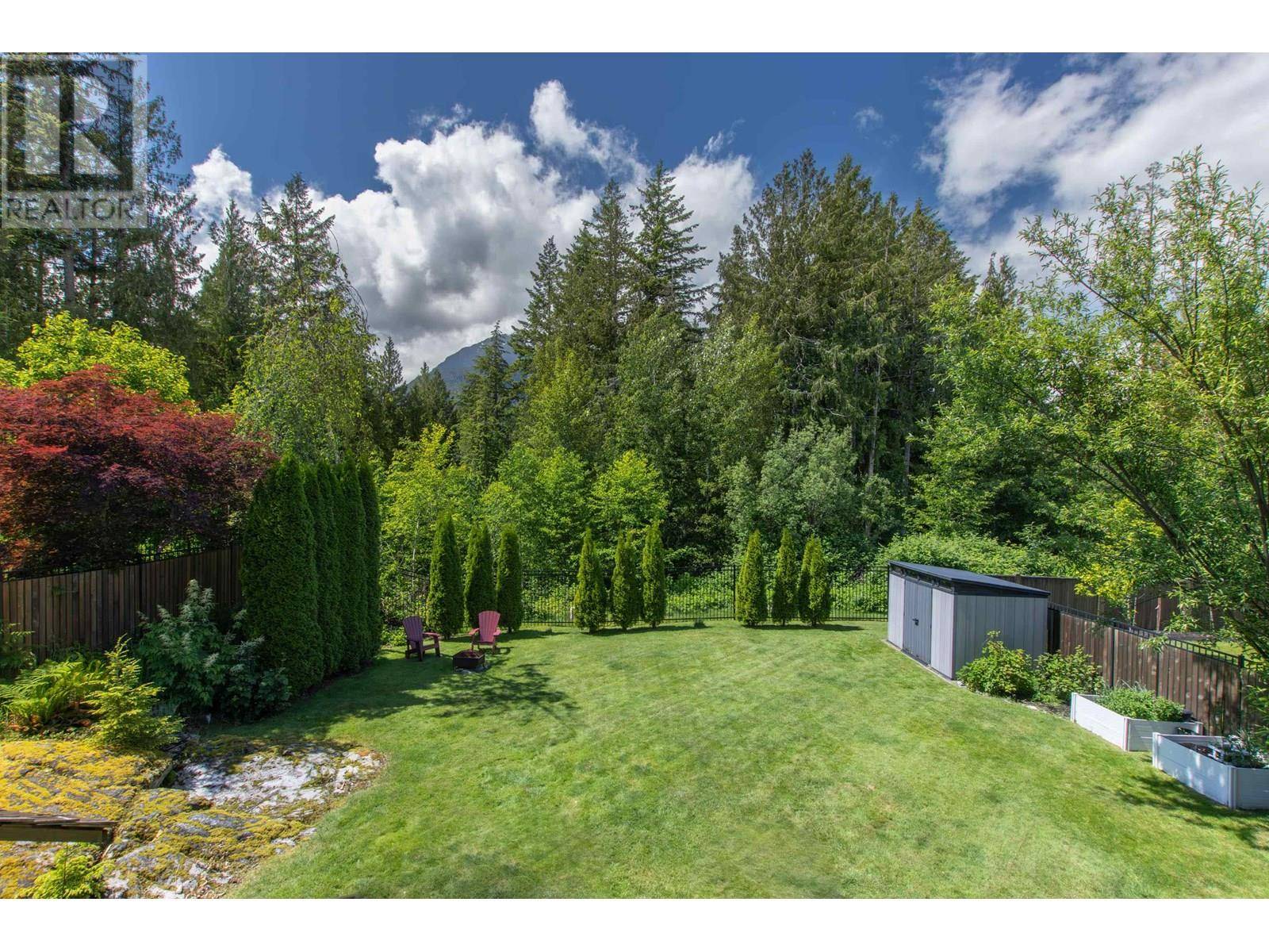Squamish, BC V8B0P2,1020 JAY CRESCENT