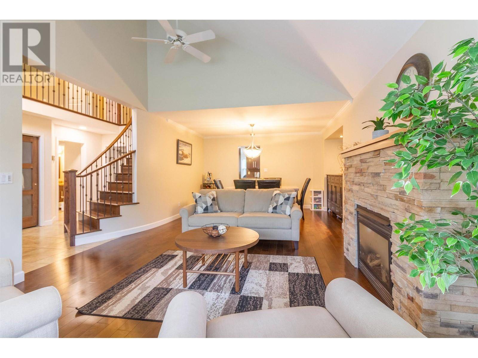 Coquitlam, BC V3J7T1,1872 WALNUT CRESCENT