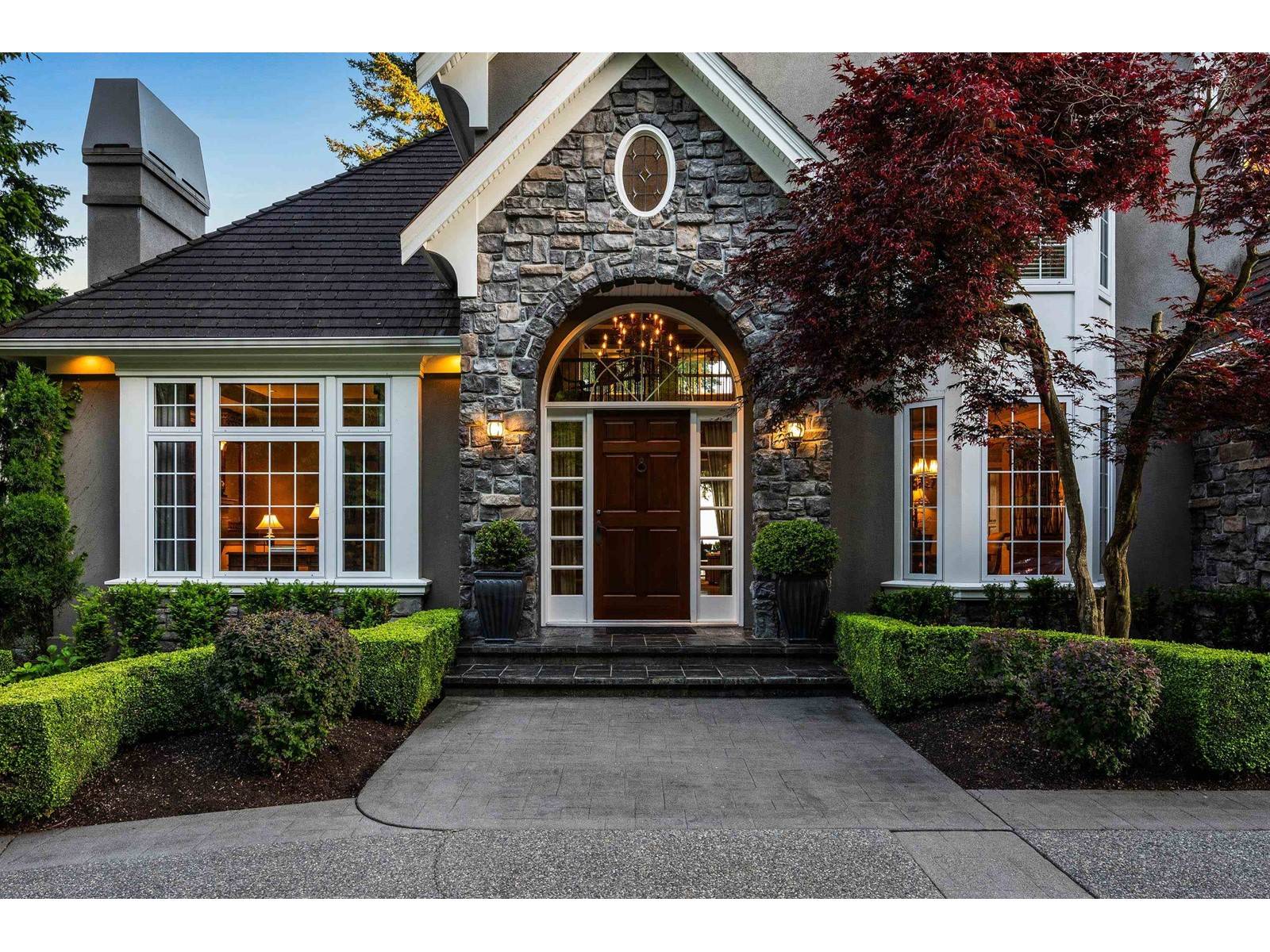 Abbotsford, BC V3G2X6,35386 DONEAGLE PLACE