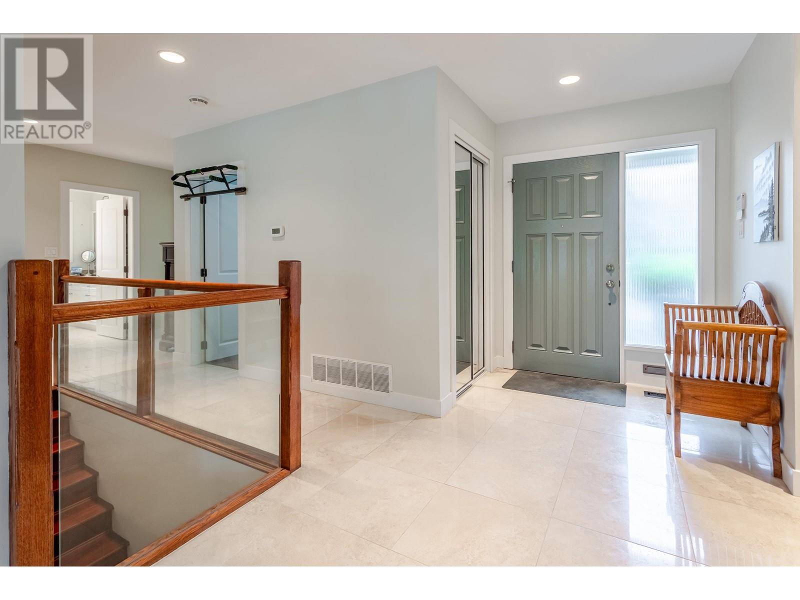 Burnaby, BC V5J2A7,4628 RUMBLE STREET
