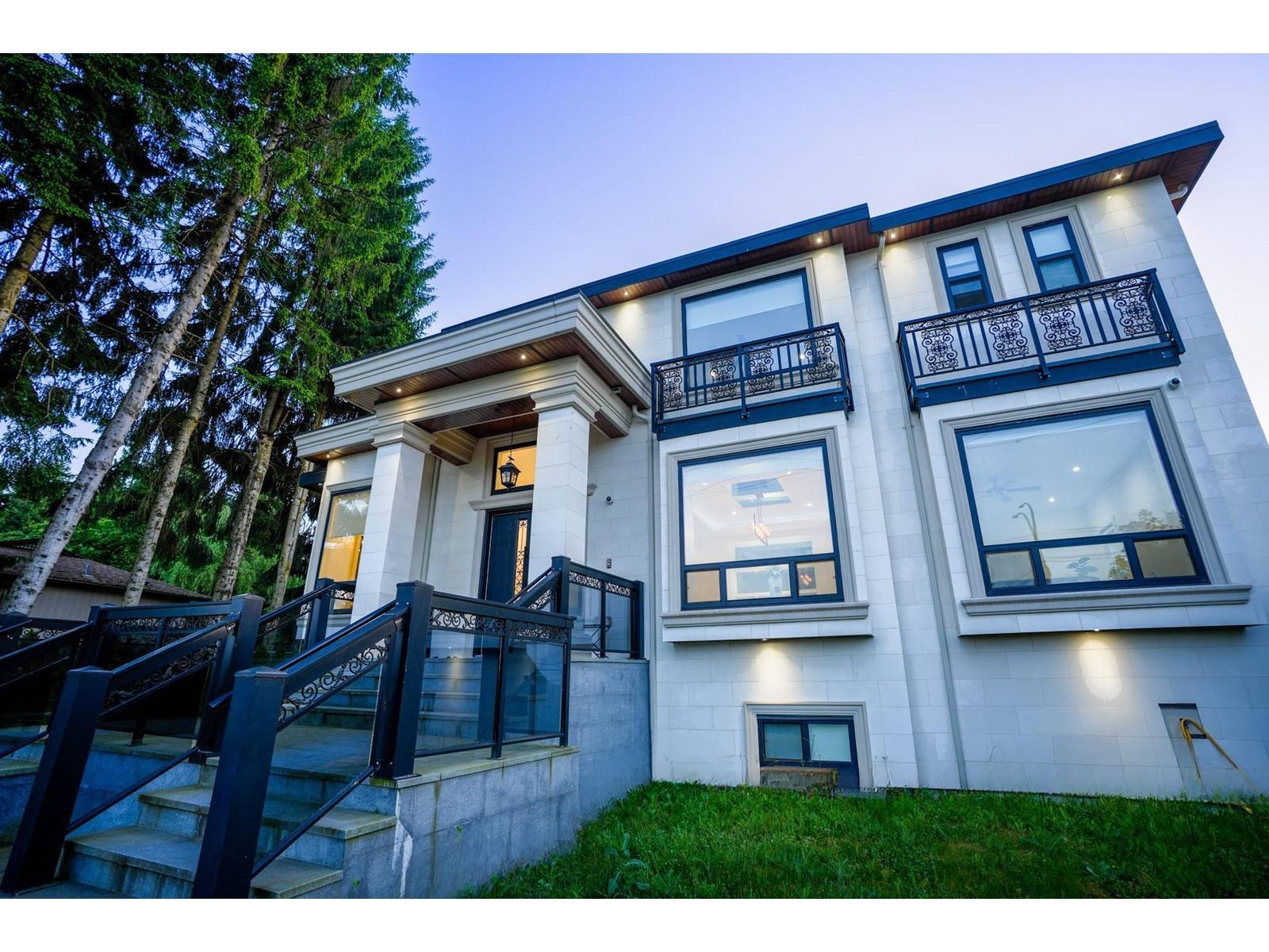 Surrey, BC V3S3B5,5585 148 STREET