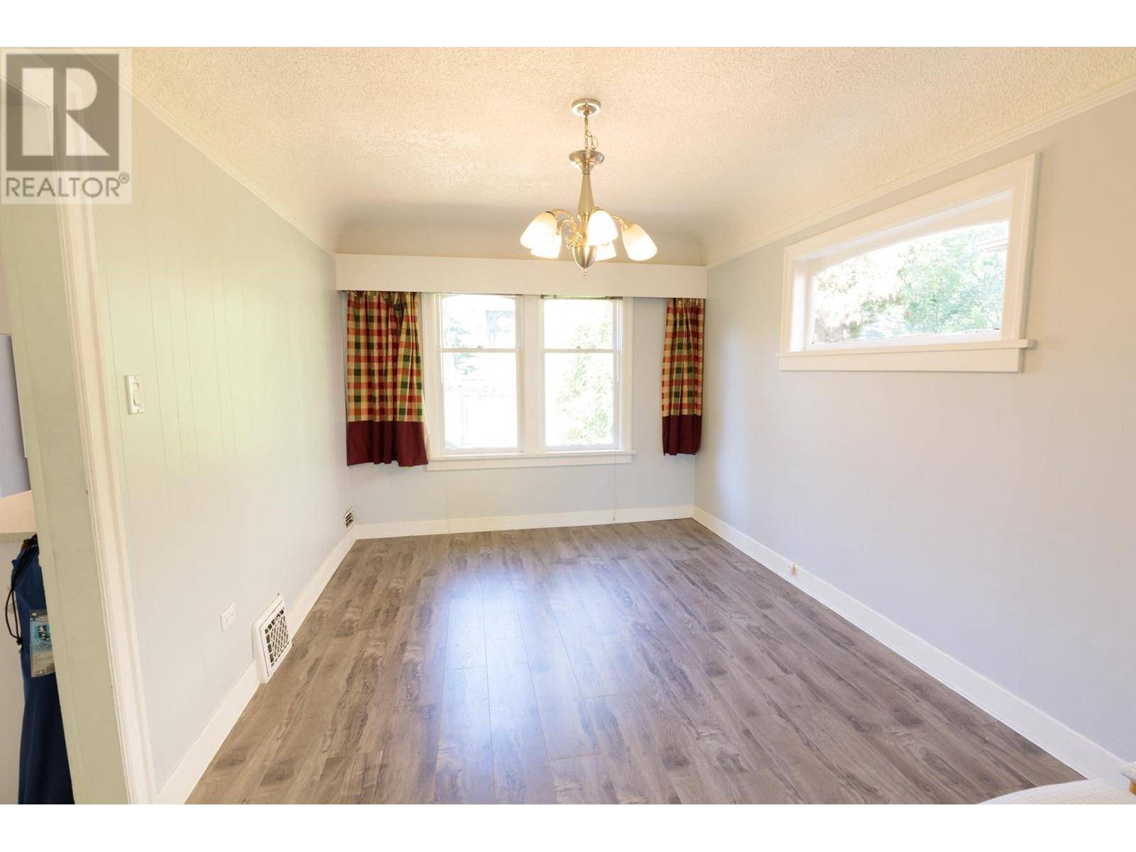 Vancouver, BC V6N3C2,2529 W 41ST AVENUE