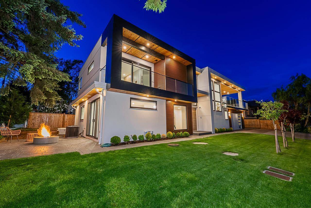 White Rock, BC V4B1W8,15911 CLIFF AVENUE