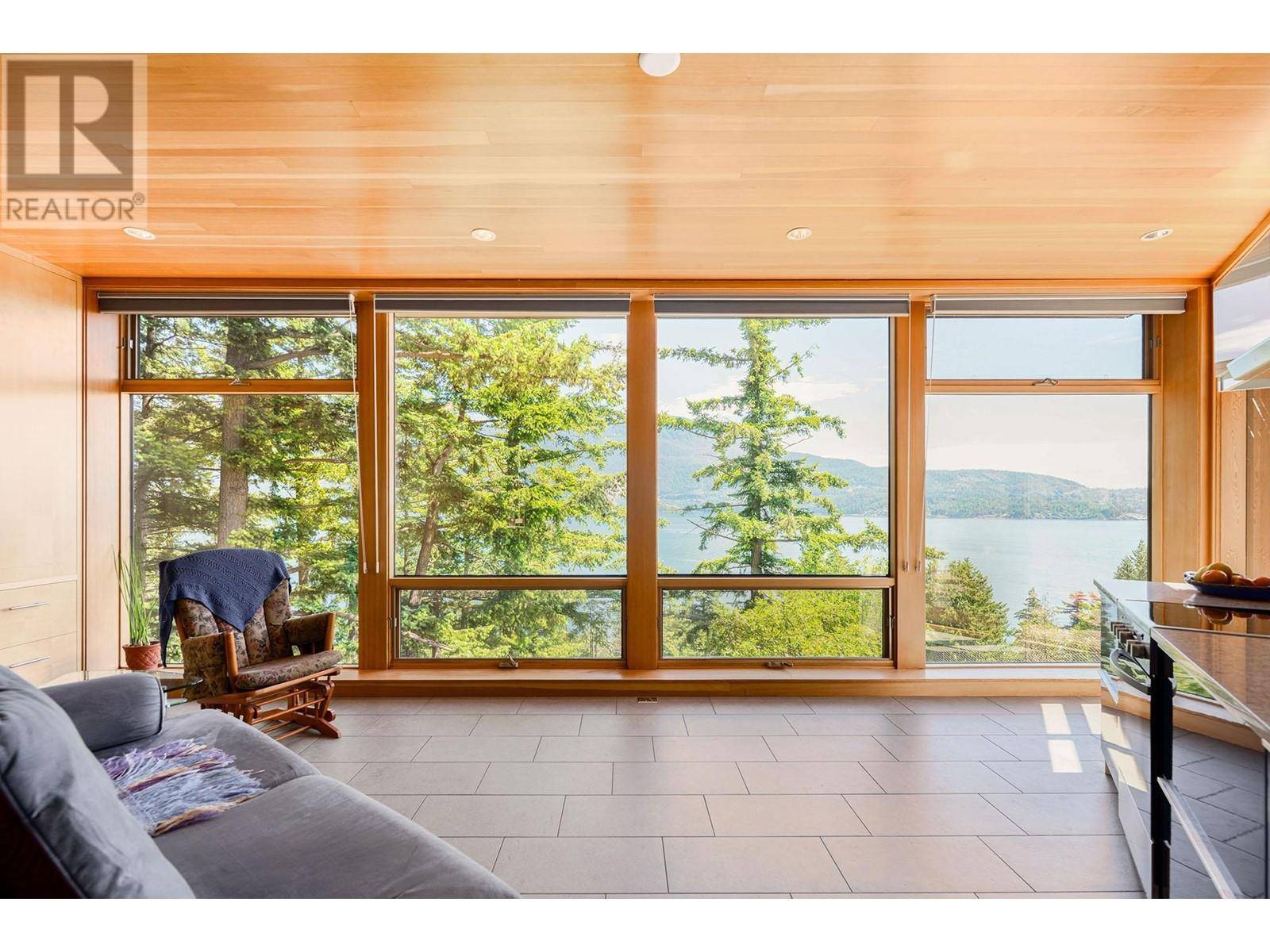 Bowen Island, BC V0N1G1,256 JASON ROAD