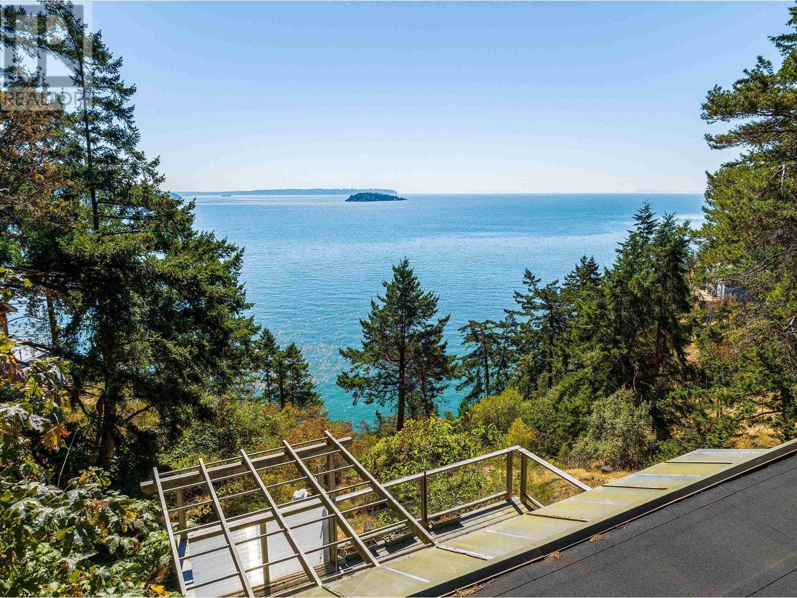 Bowen Island, BC V0N1G1,341 ROBINSON ROAD