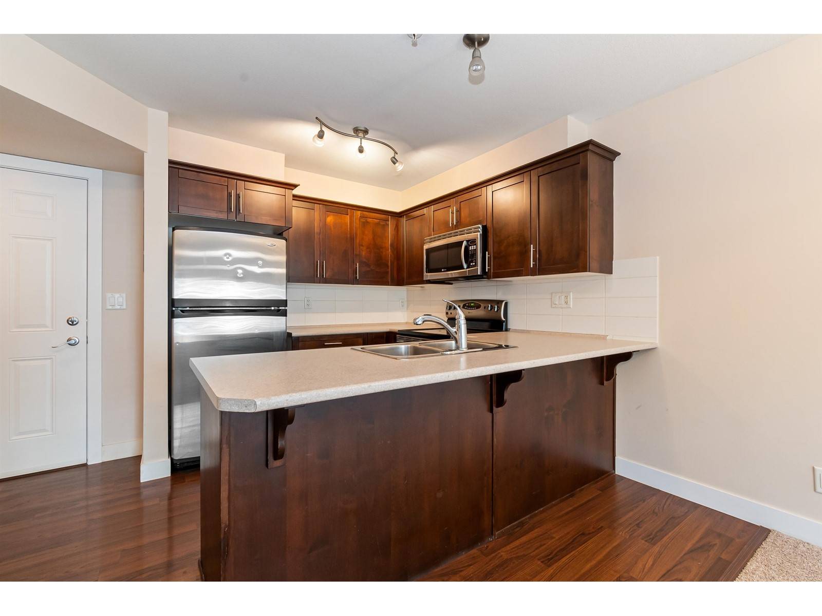 Chilliwack, BC V2P0B8,9422 VICTOR ST #203