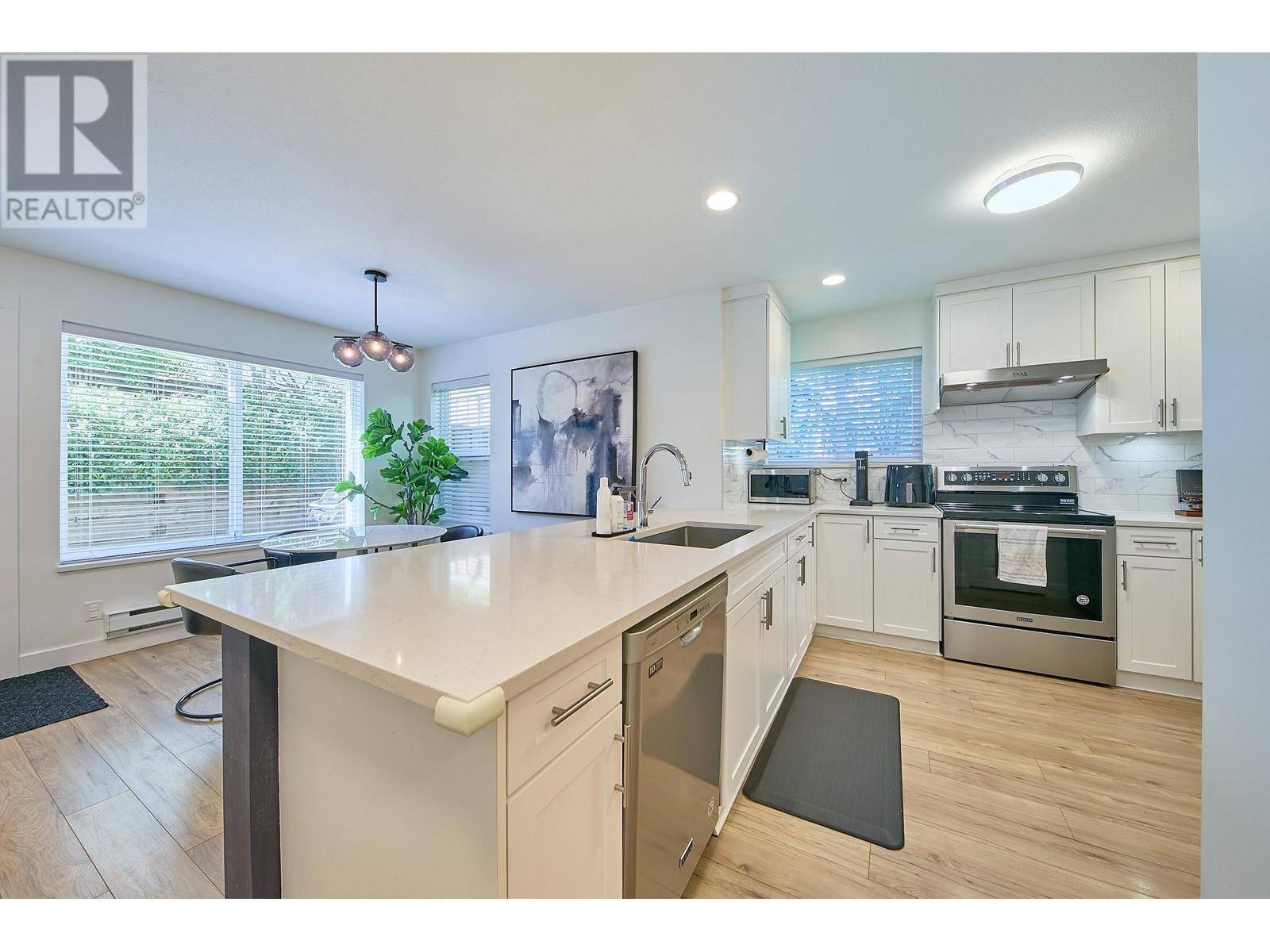 Port Moody, BC V3H5B3,128 SHORELINE CIRCLE