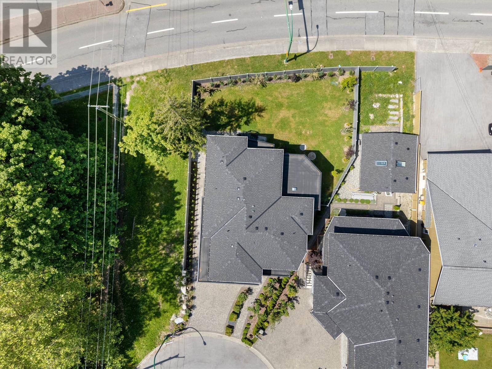Burnaby, BC V5G1S5,5221 WOODSWORTH STREET