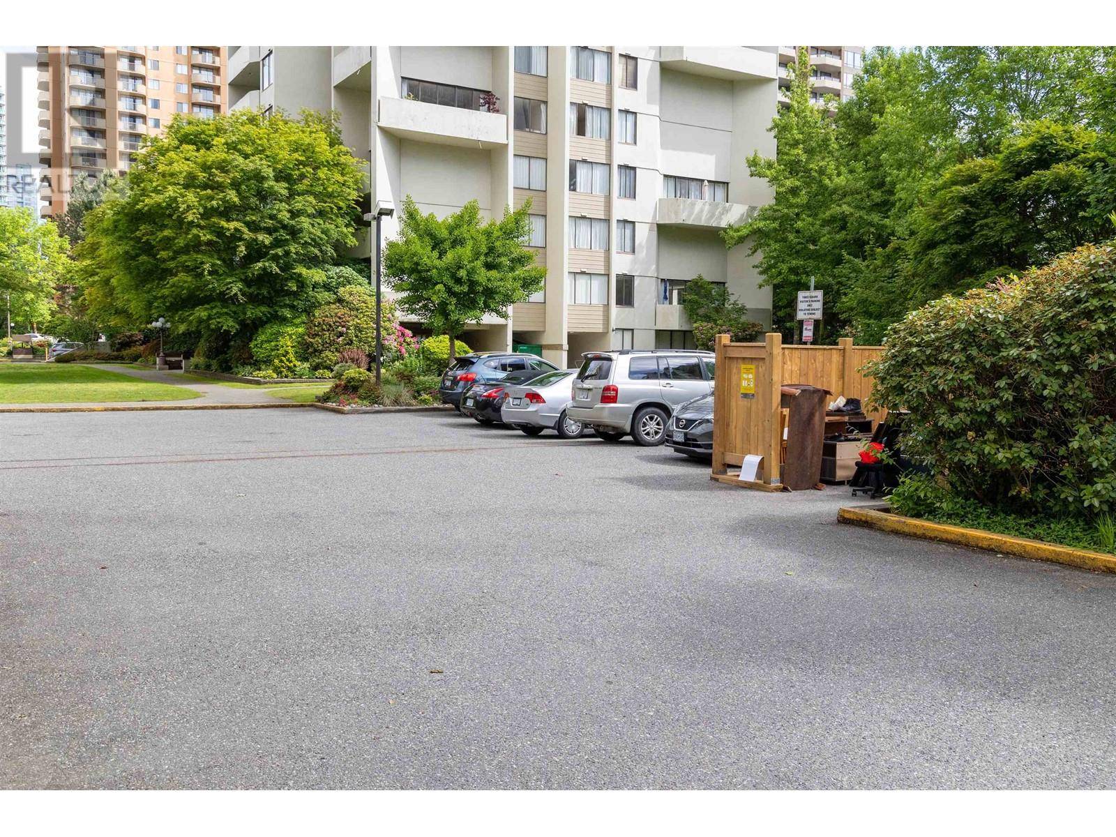 Burnaby, BC V5H4A3,4105 MAYWOOD ST #606