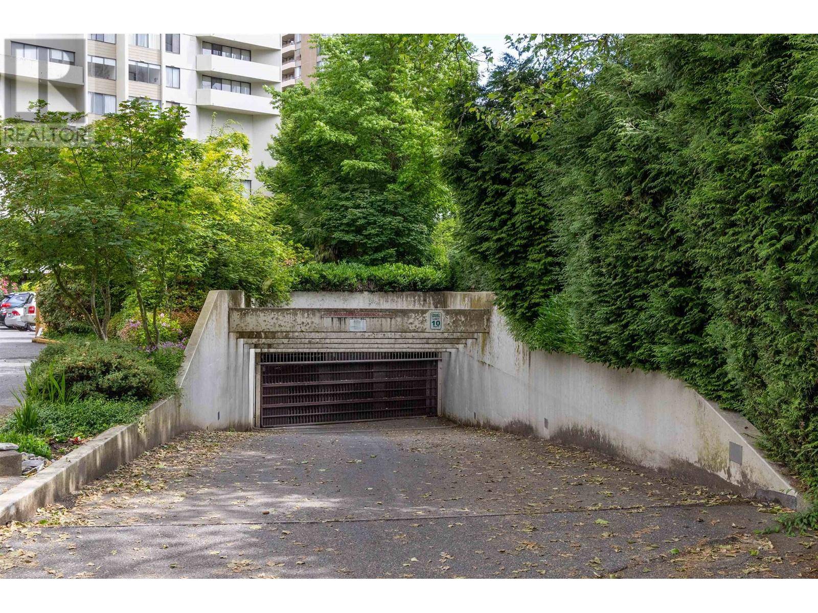 Burnaby, BC V5H4A3,4105 MAYWOOD ST #606