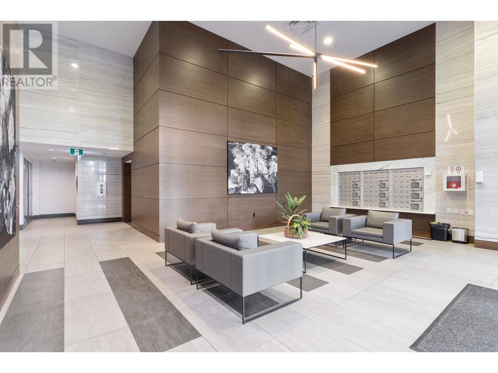 North Vancouver, BC V7J0B3,2738 LIBRARY LN #405