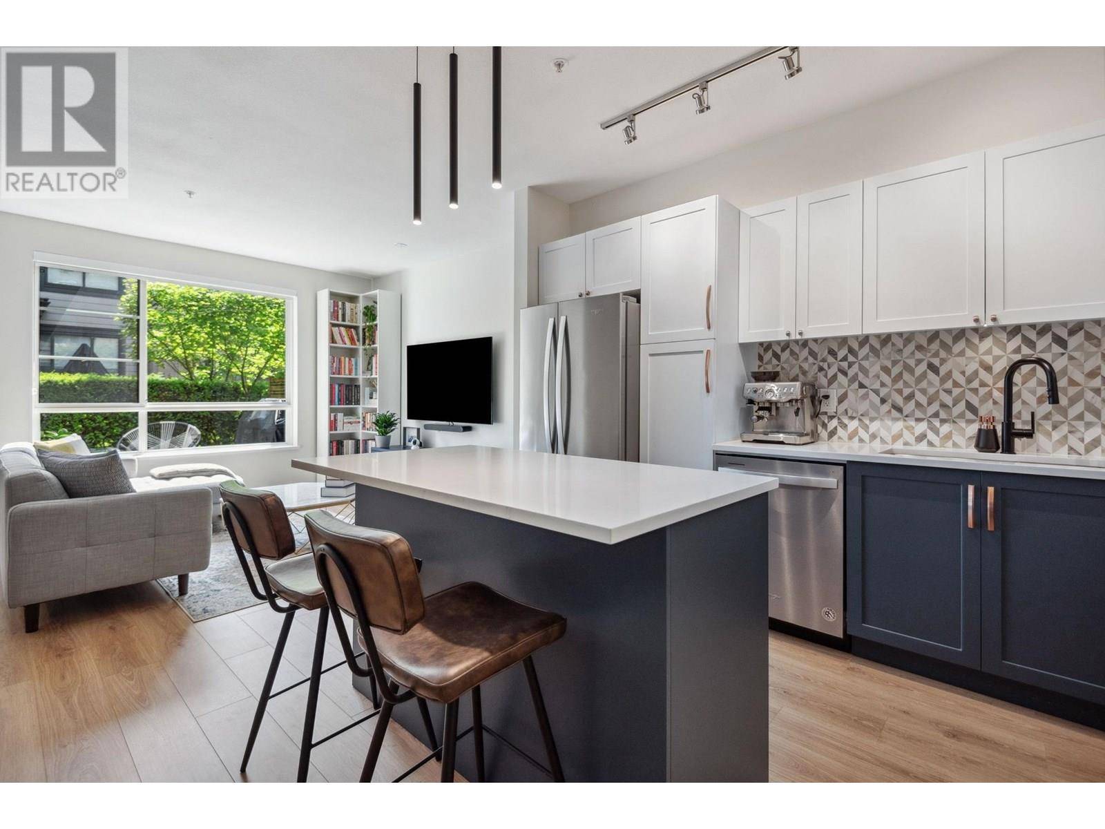Burnaby, BC V5H0E6,3728 THURSTON ST #12