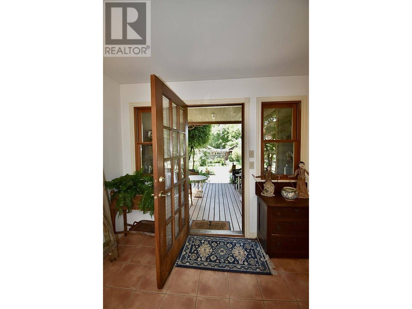 Halfmoon Bay, BC V7Z1C7,8084 REDROOFFS ROAD